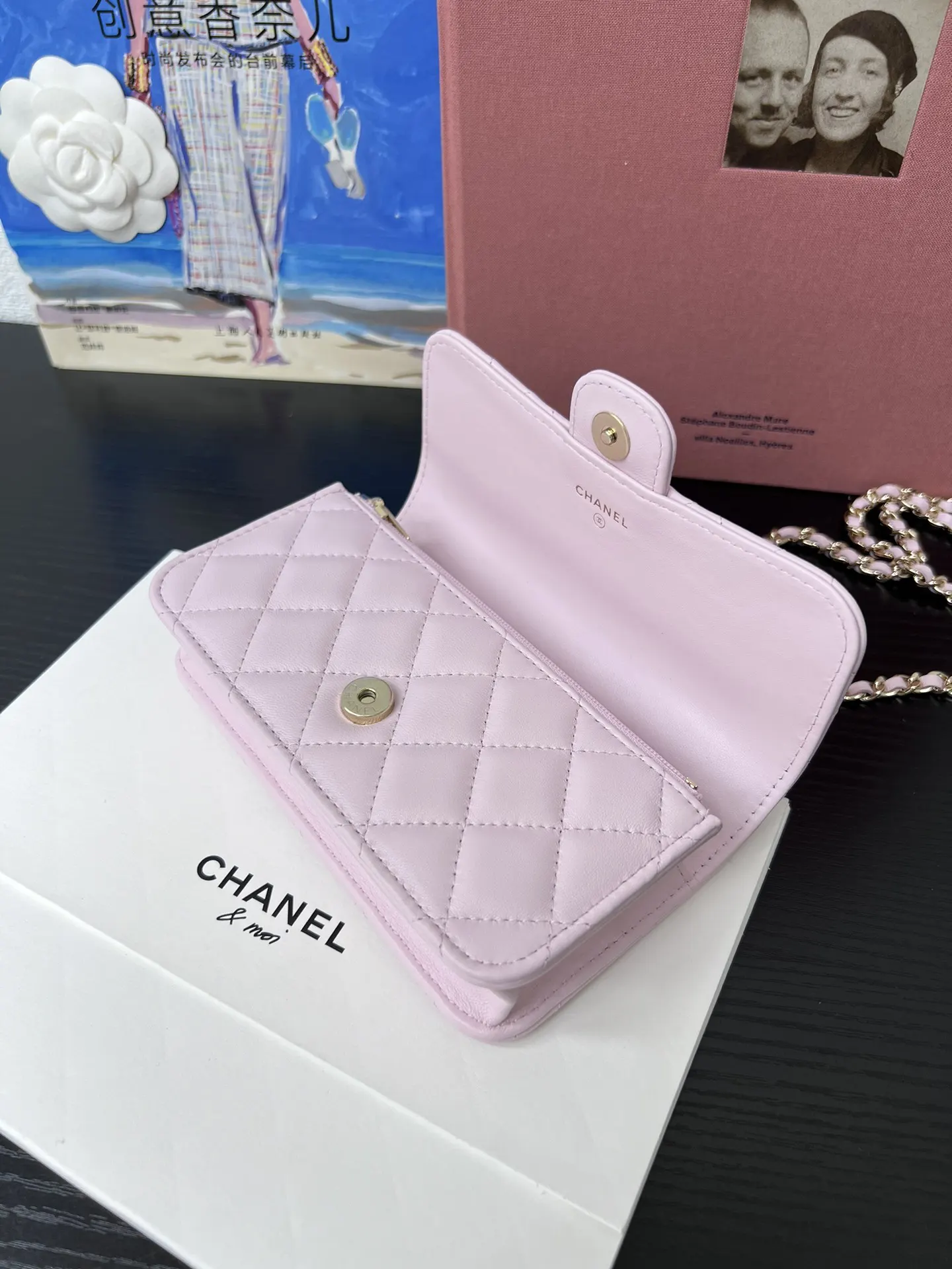 CHANEL 22 Bag 粉色羊皮链条包 礼盒款