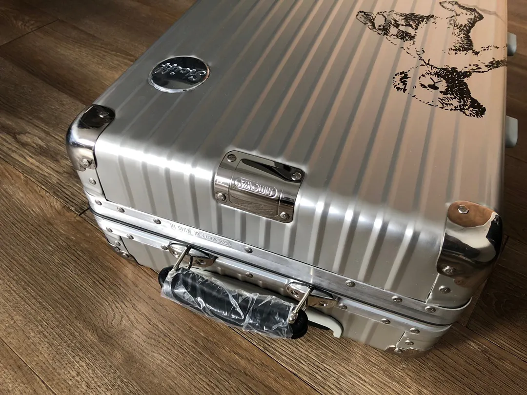 Rimowa Black Silver Suitcase Travel Lightweight
