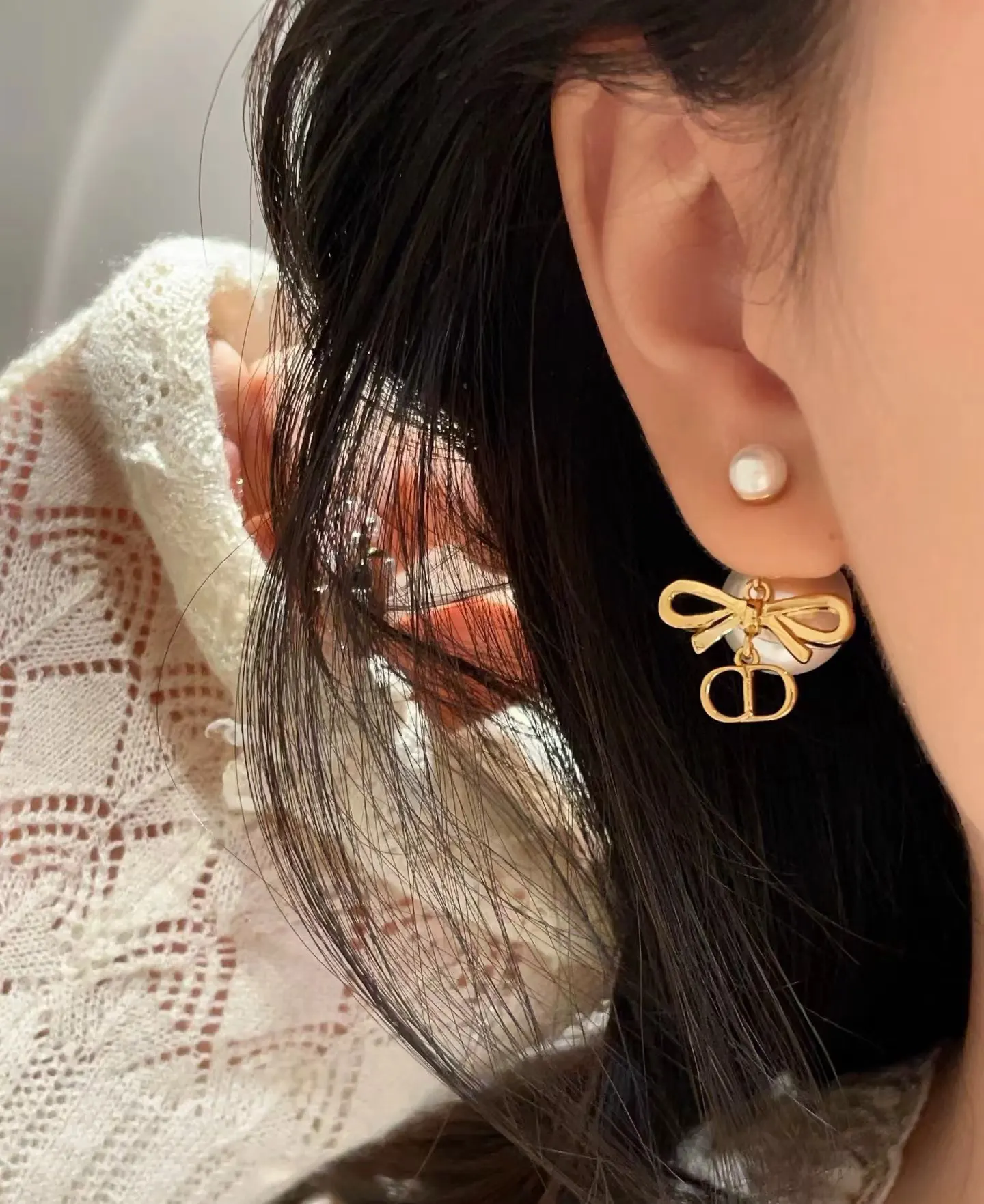 Dior CD珍珠吊坠耳环 金色精致