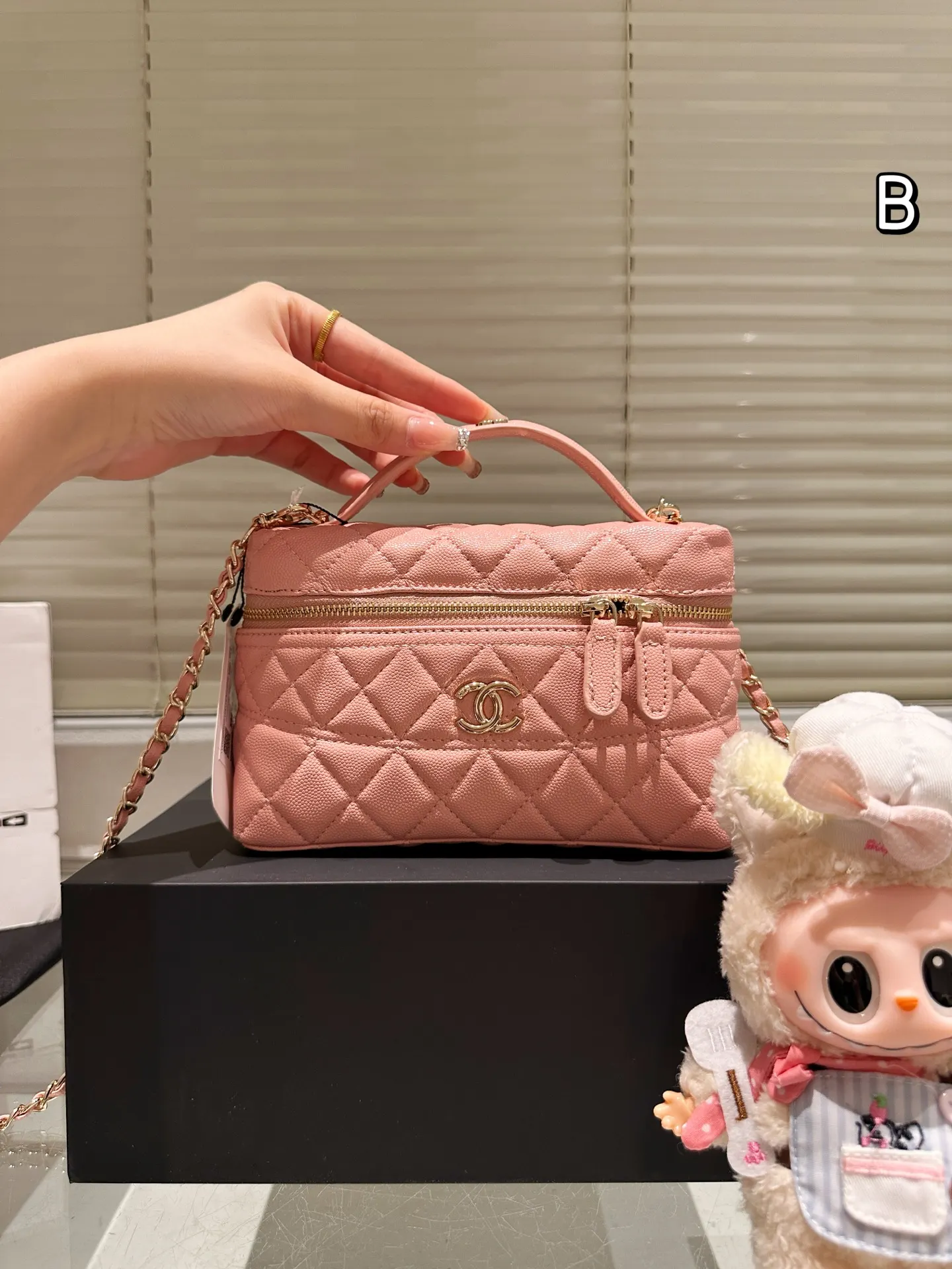 CHANEL 牛皮 挂件 手 斜挎包 轻便斜挎款
