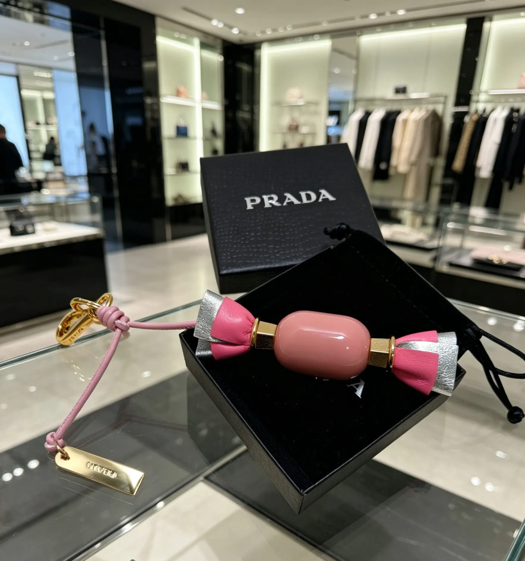 Prada 皮革 三角标 包包挂件/钥匙扣