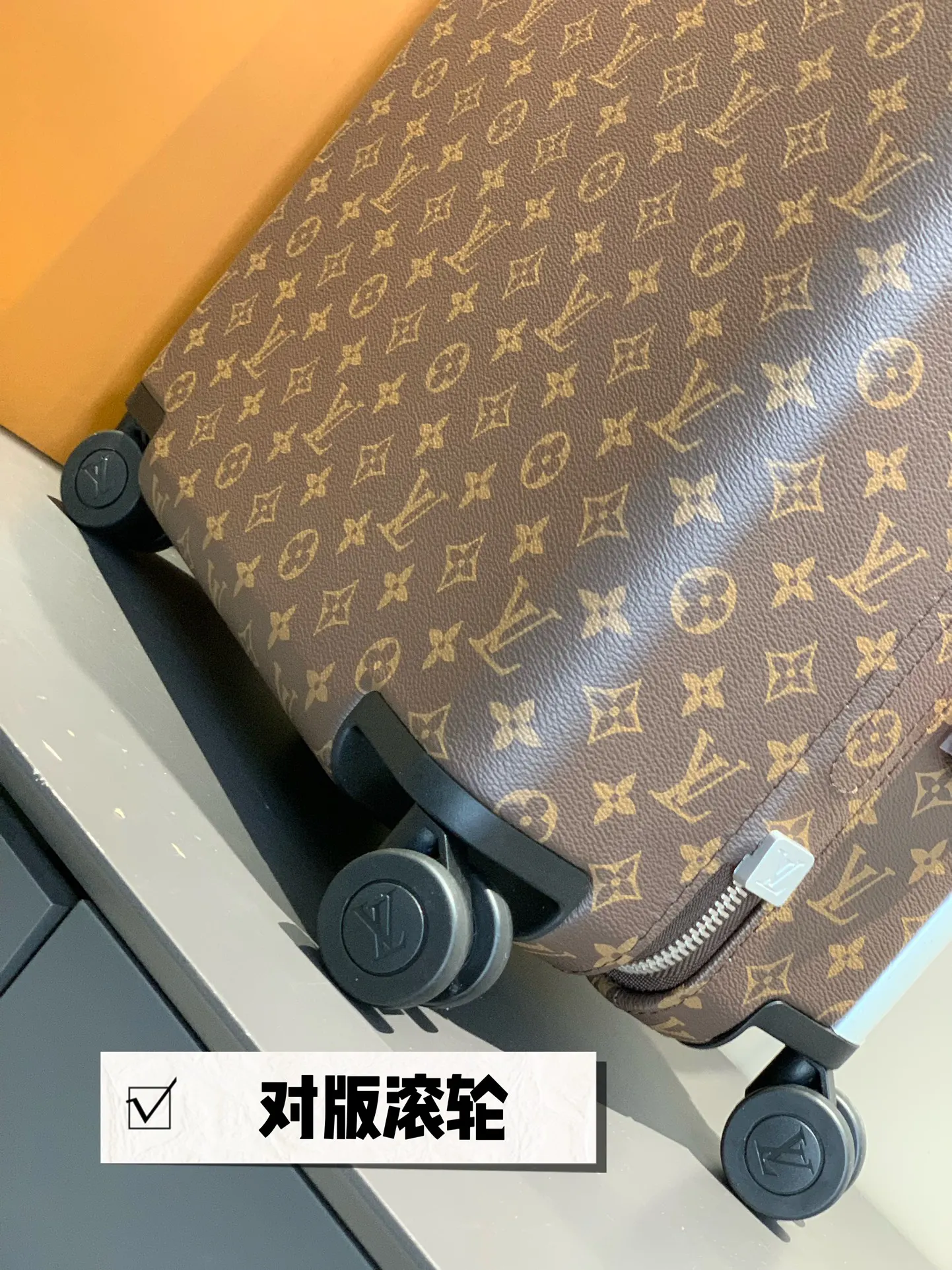 灰色 银色 拉杆真皮包裹 行李箱 旅行拉杆款 轻便出行款