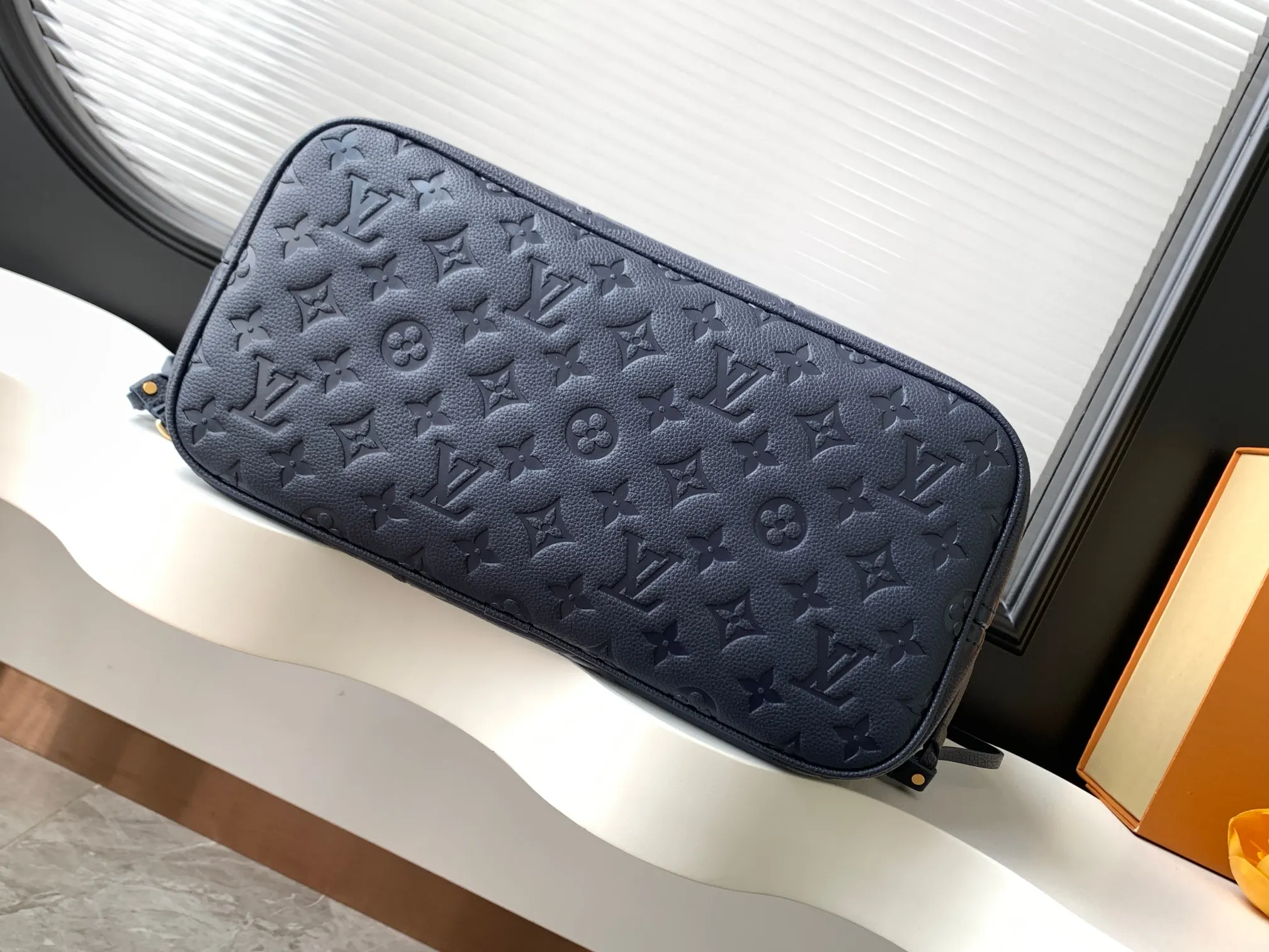 Neverfull 黑色 米白 手拿包 精致手拿款