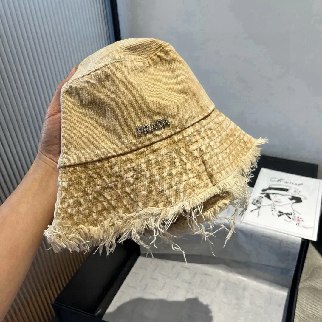 Prada 渔夫帽 休閒遮阳款