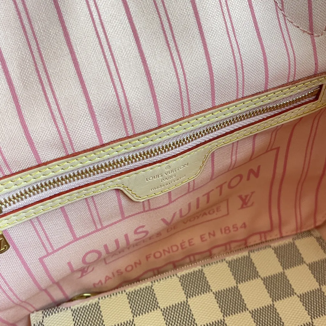 Louis Vuitton Gold Clutch Bag Leather