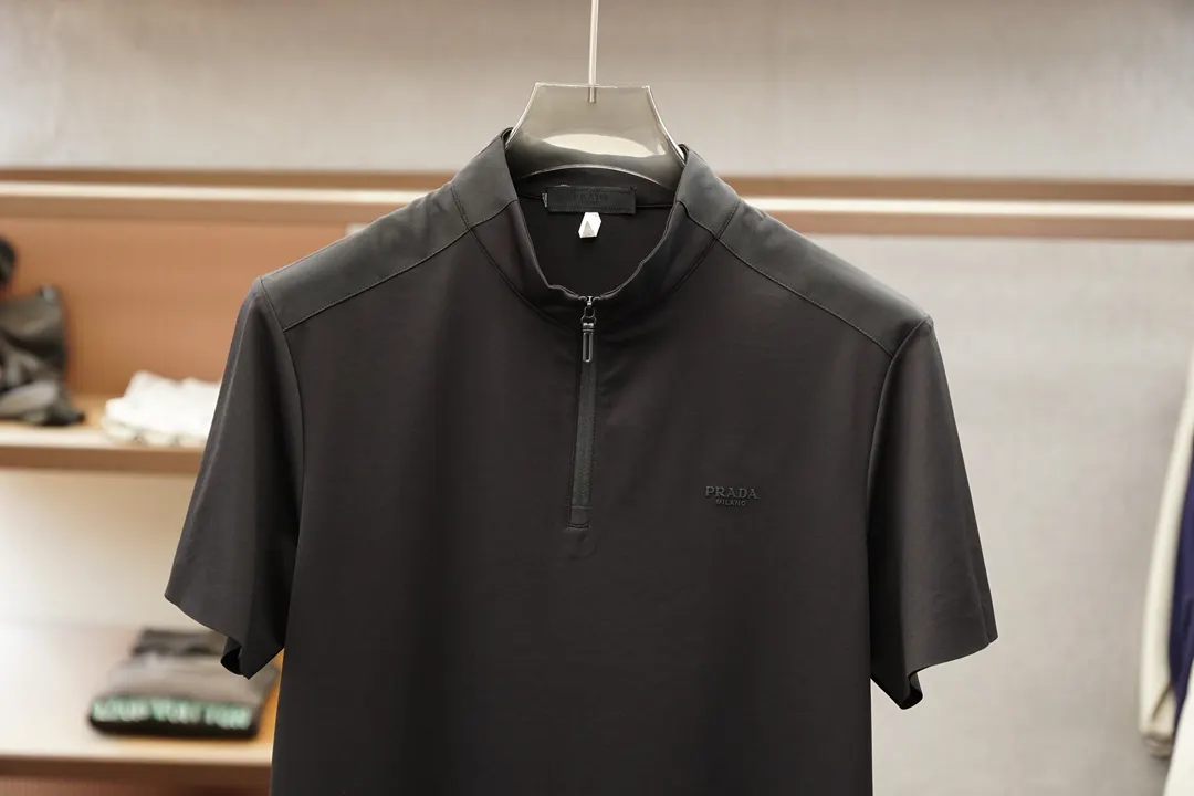 PRADA 针织衫 休闲百搭款