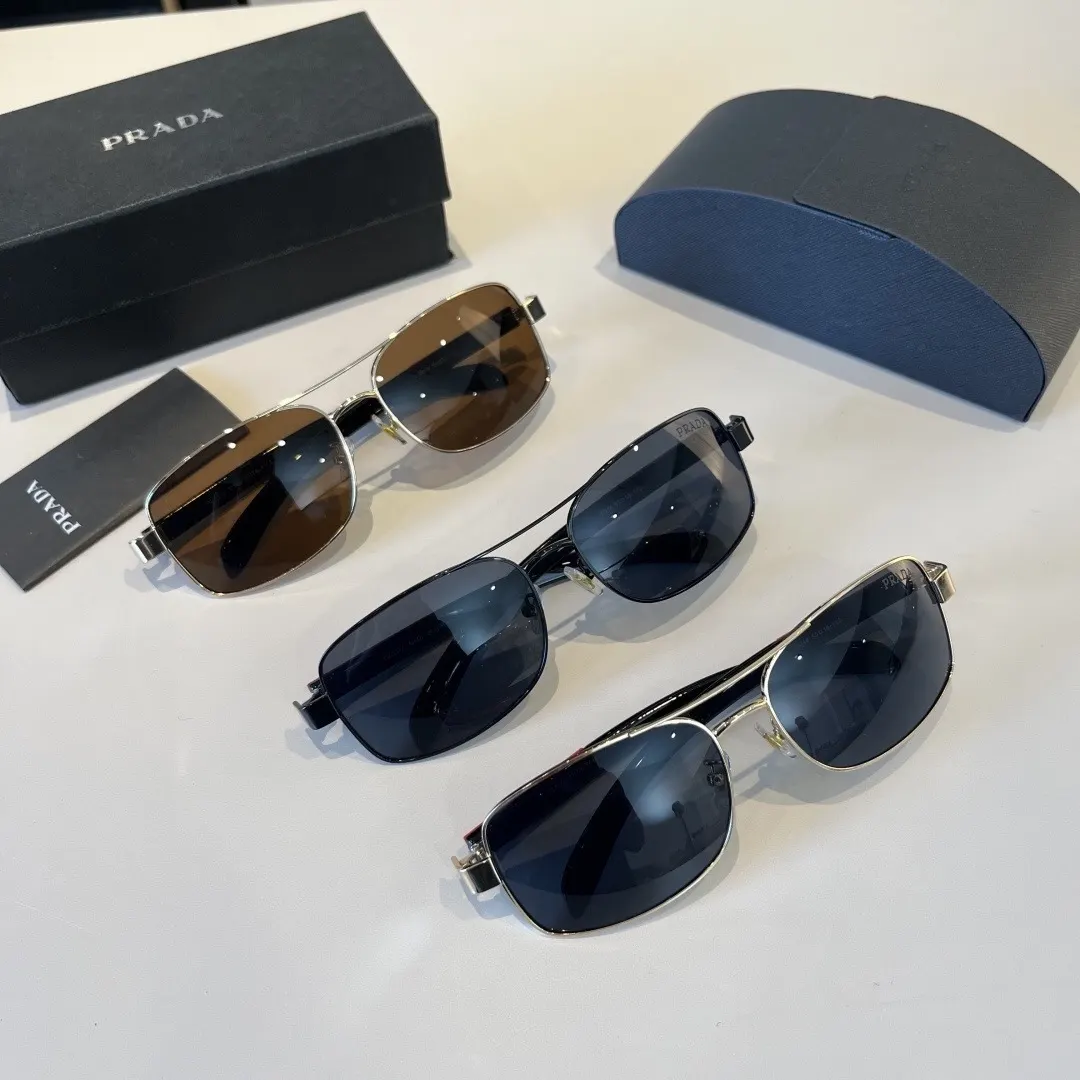 PRADA 太阳眼镜 时尚遮阳款
