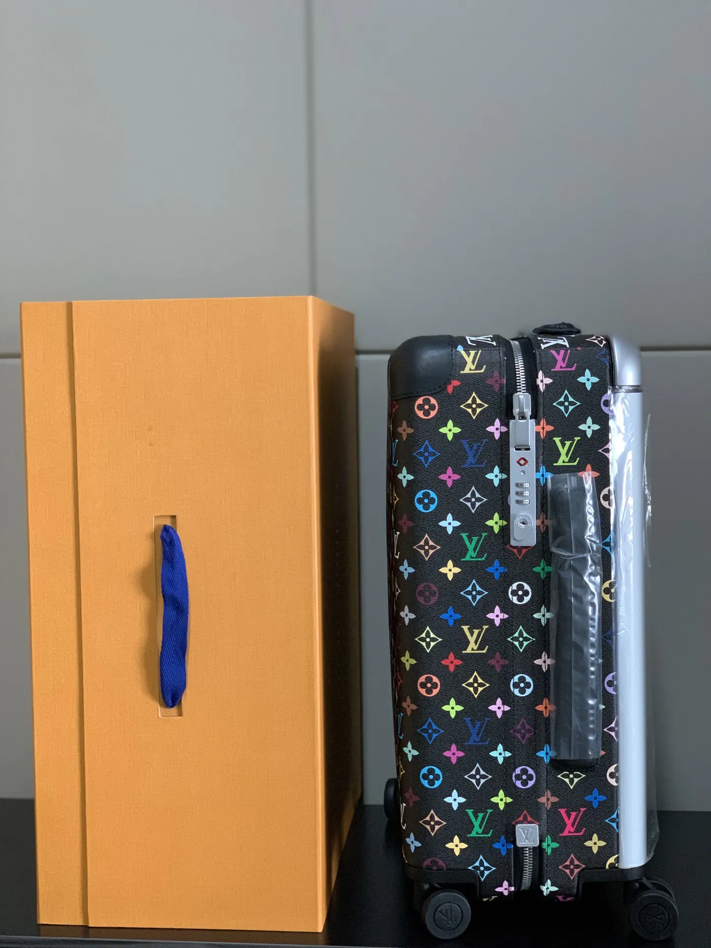 灰色 銀色 拉杆真皮包裹 行李箱 旅行拉杆款 輕便出行款