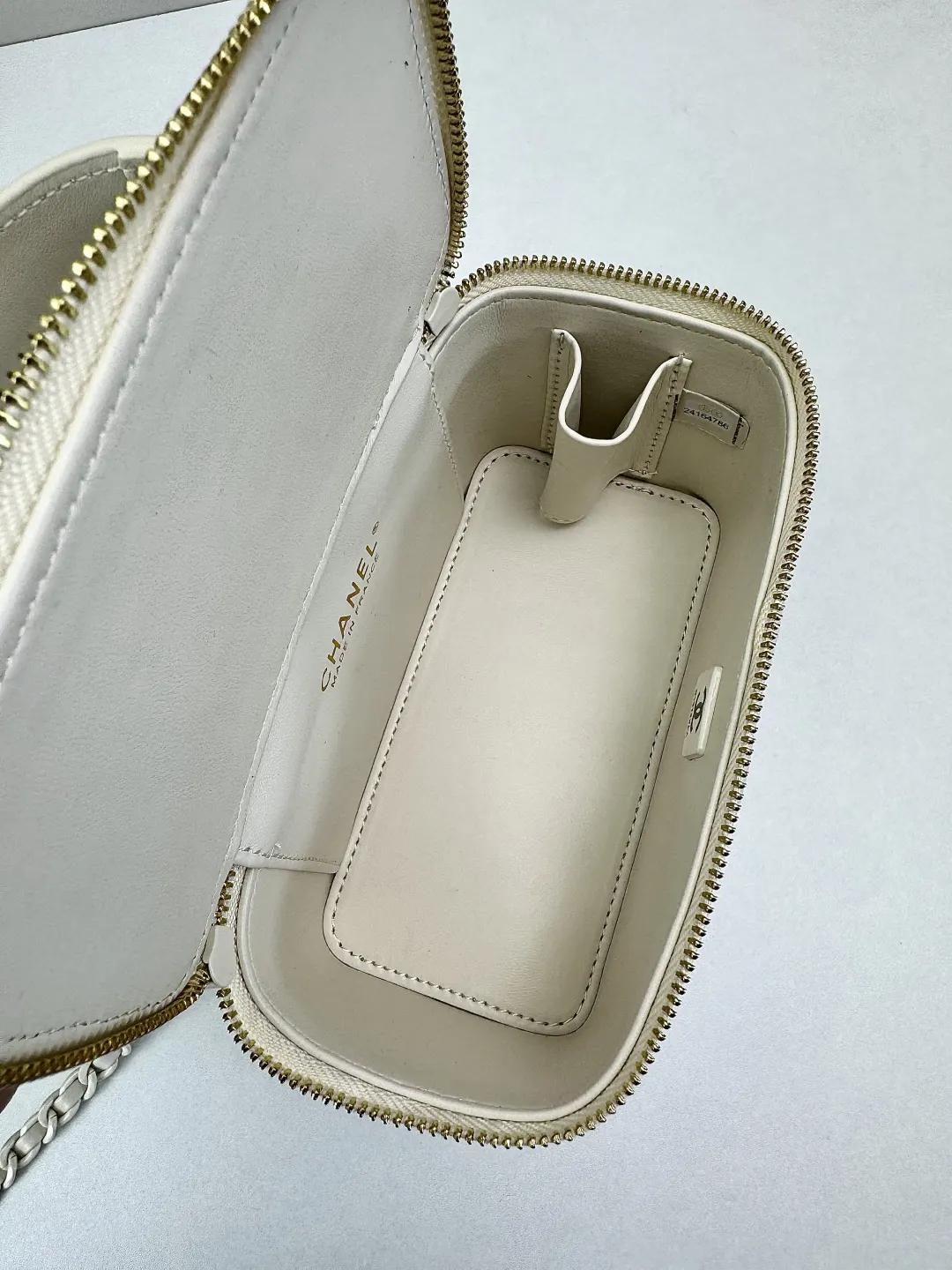CHANEL 手柄长方盒 包真的太太太精致啦 包身 斜背包 輕便斜挎款