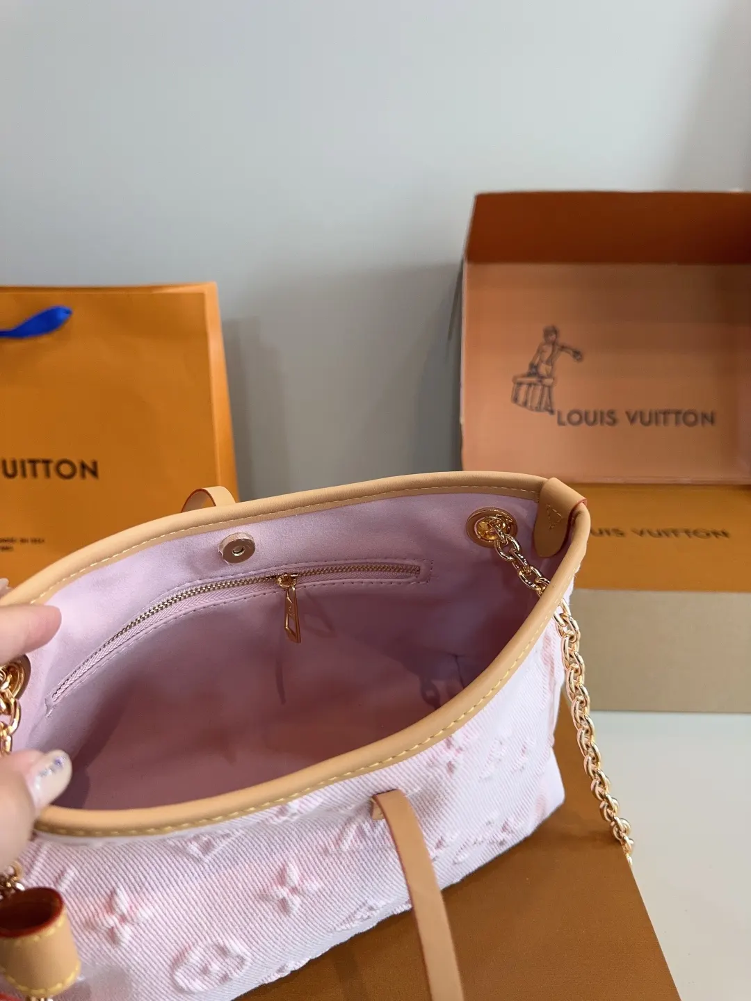 LV CarryAll 最强者CarryAll 可爱休闲 斜挎包 轻便斜挎款