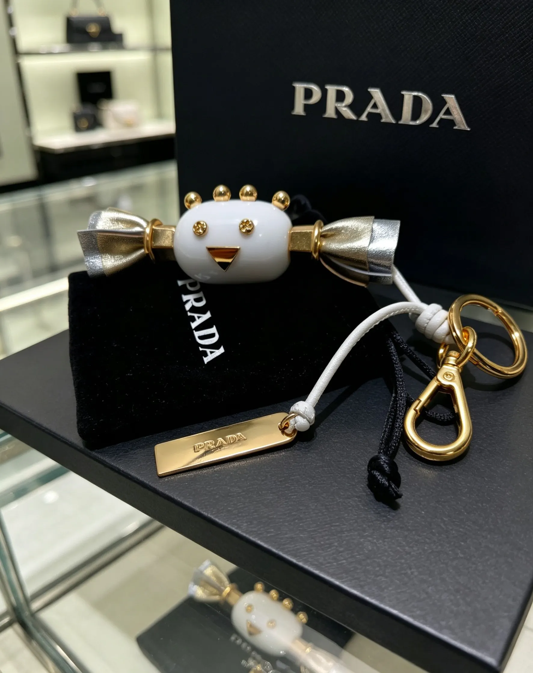 Prada 金色 皮革 三角標 包包掛件/鑰匙扣