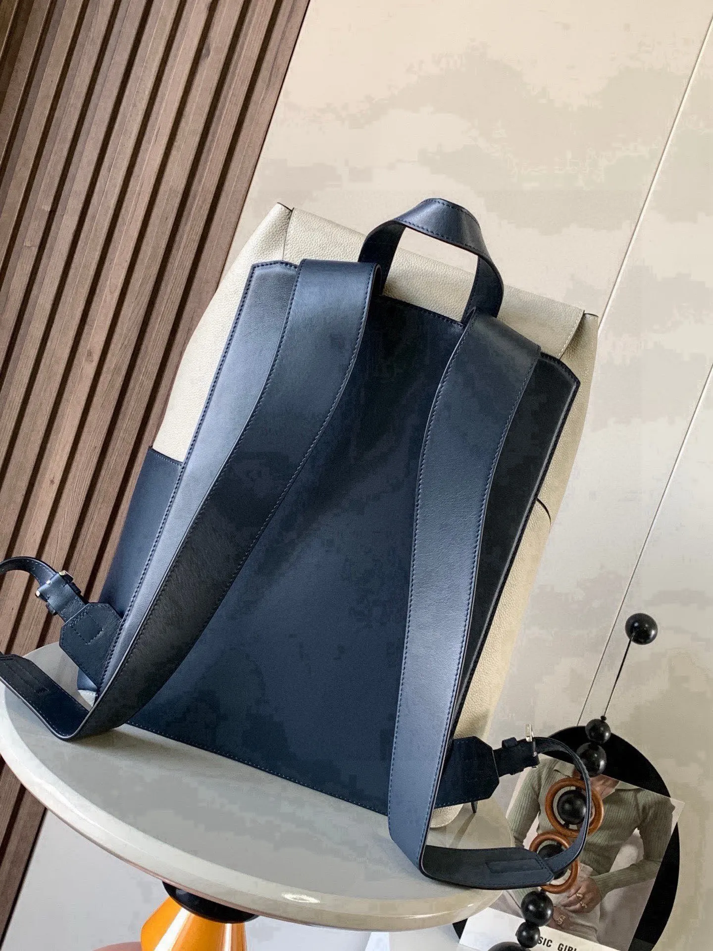 Loewe Puzzle 米白 小牛皮 双肩包 实用双肩款