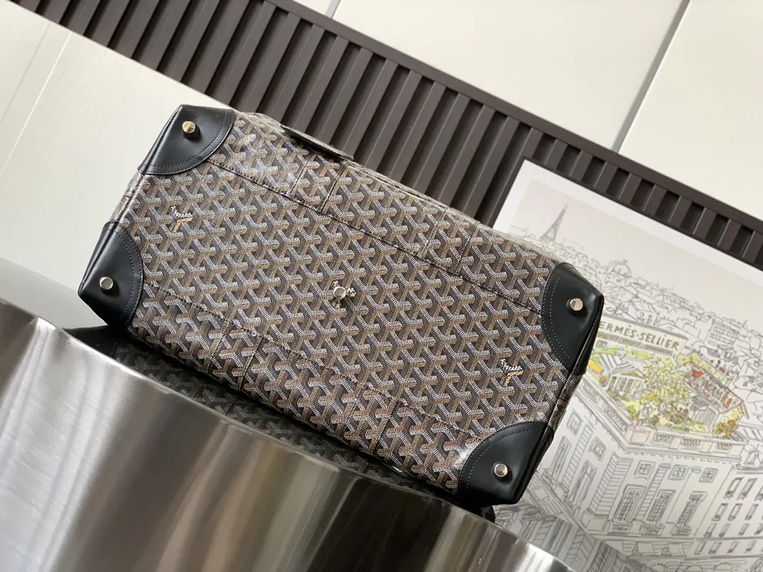 Goyard 黑色 它的提手可调节长度 可确保手提时的舒適度 并且开口两 旅行袋 大容量旅行款