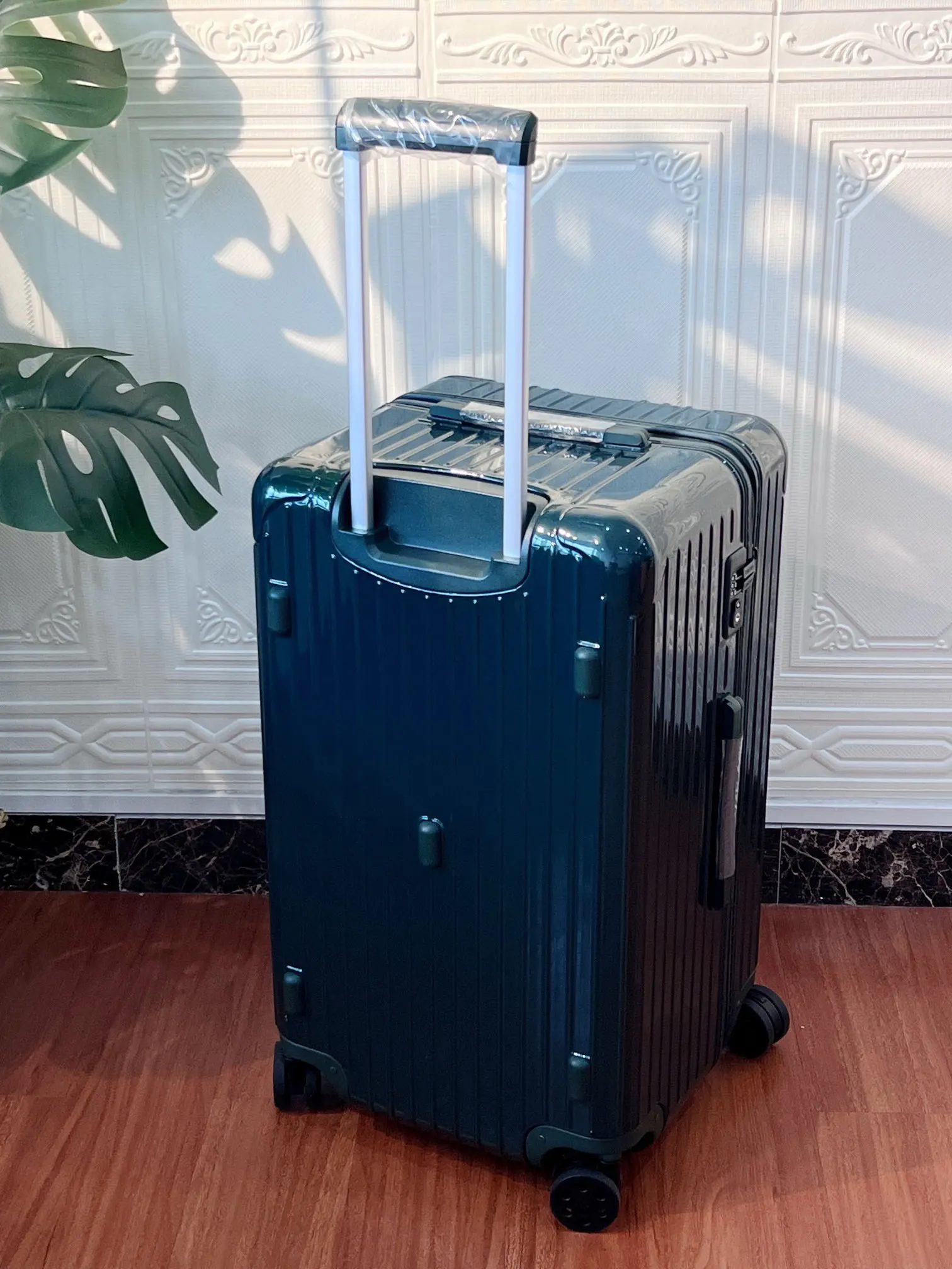 黑色 白色 Essential系列 墨綠 尺寸 行李箱 旅行拉杆款 輕便出行款