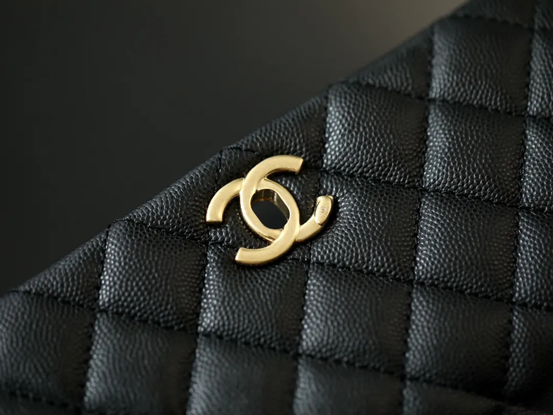 CHANEL 黑色 cocohandle 黑色鎏金扣 百 的經典 传承了 手提包 通勤手提款