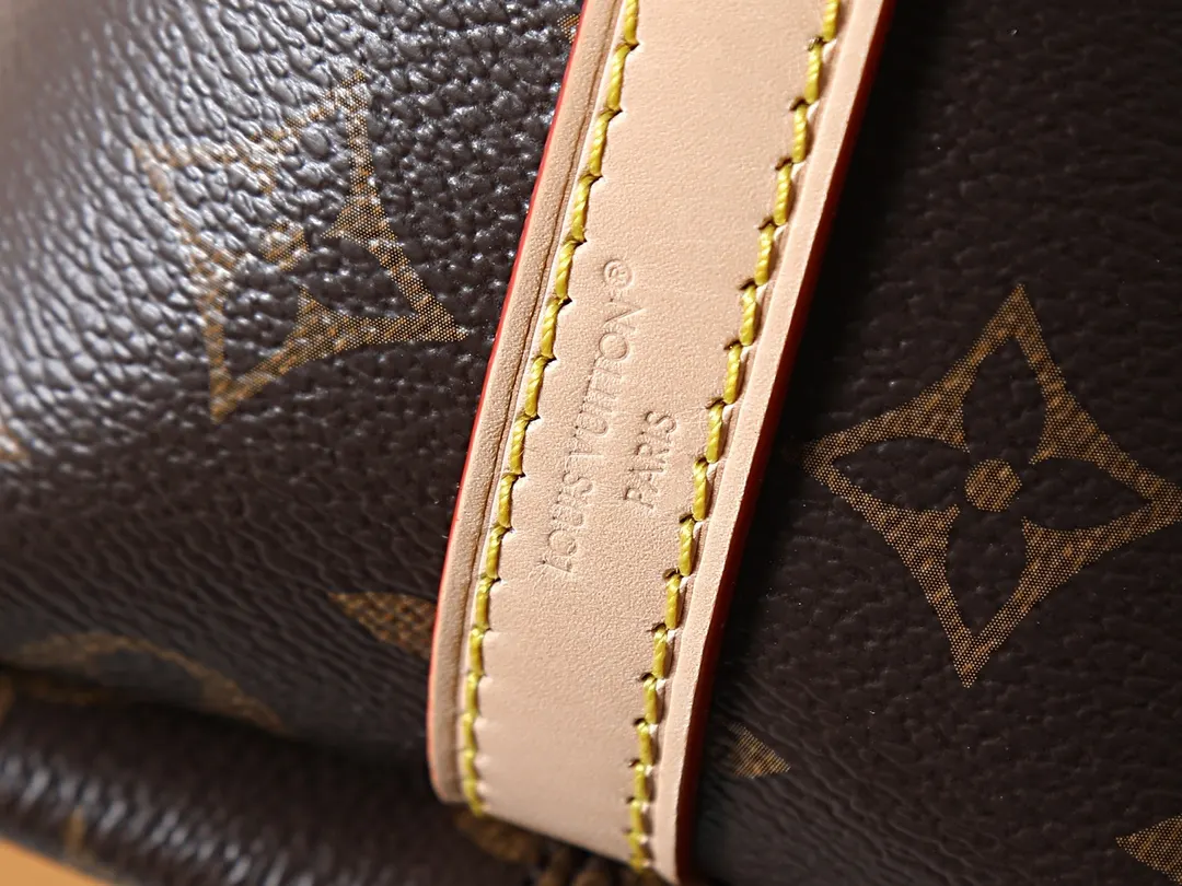 LV chain bag, shoulder crossbody model Image 6 LV chain bag, shoulder crossbody model Image 6