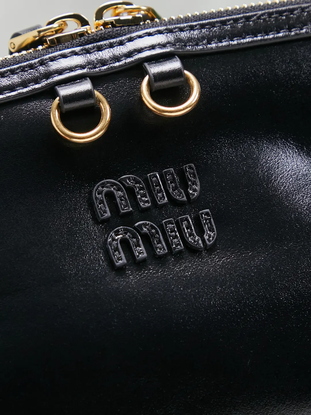 Miu 小牛皮 雙肩包 实用雙肩款