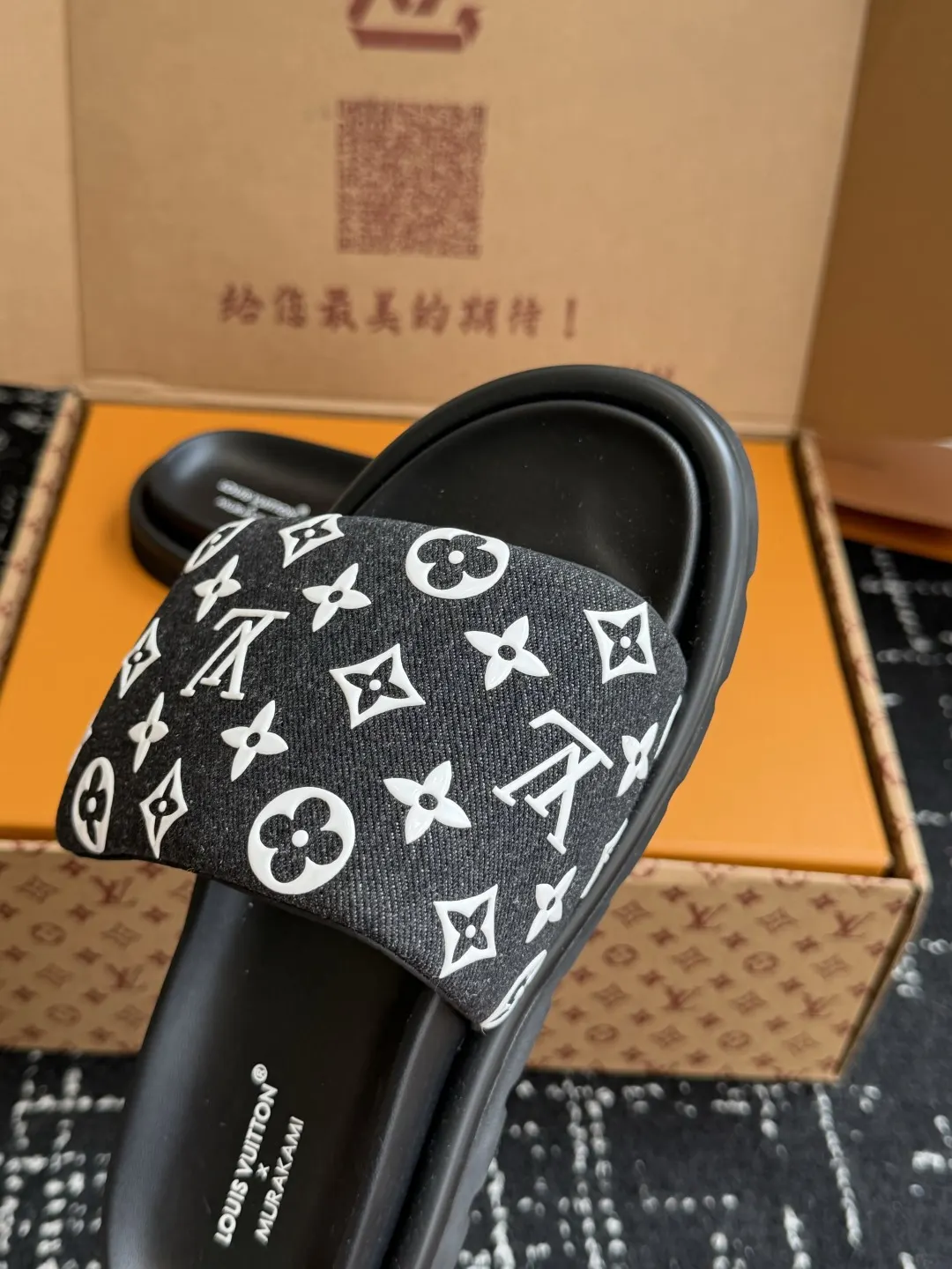 精選 拖鞋 轻便舒適款(數字5) 精選 拖鞋 轻便舒適款(數字5)