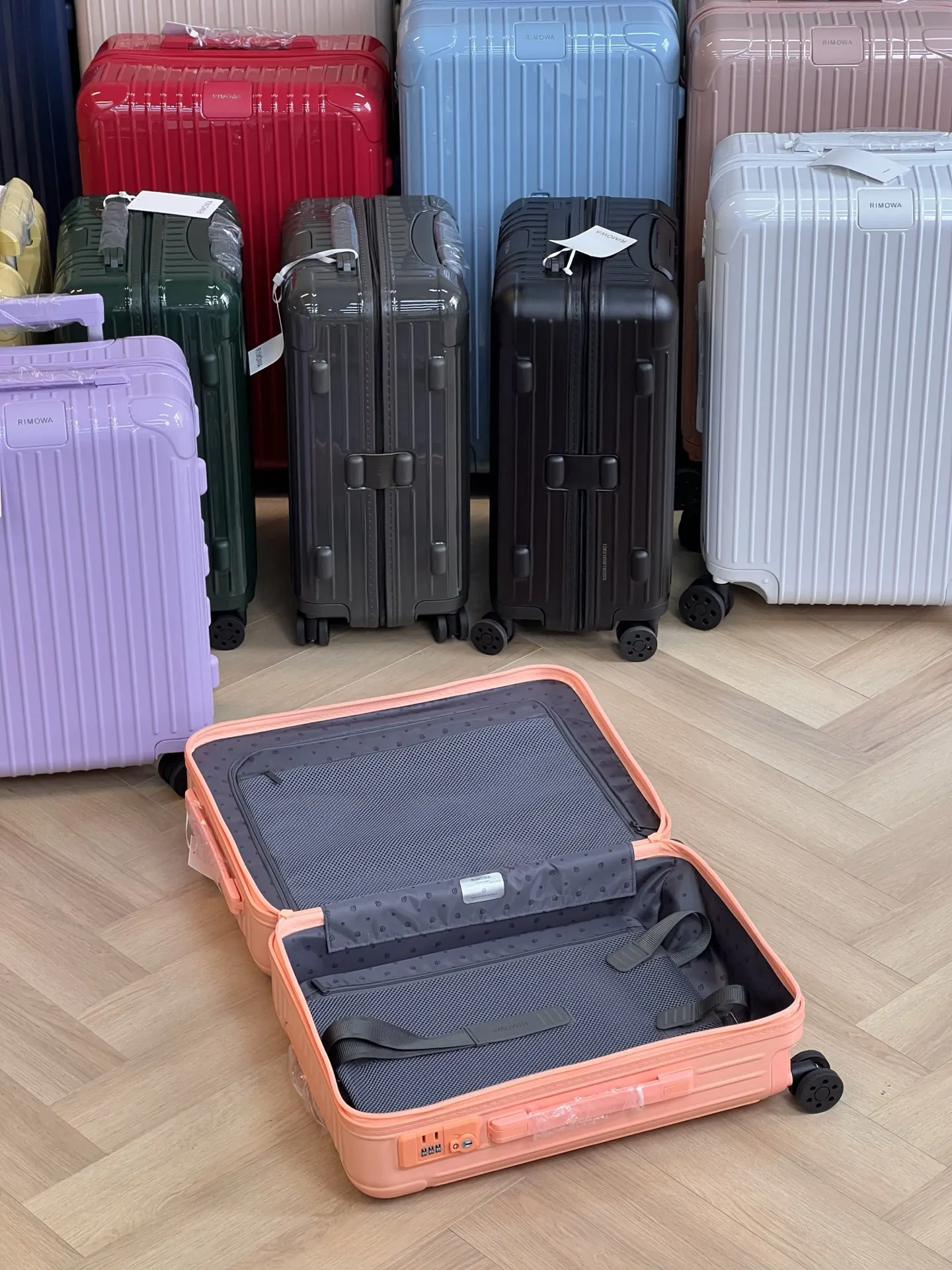 Suitcase Travel Lightweight Image 9 Suitcase Travel Lightweight Image 9