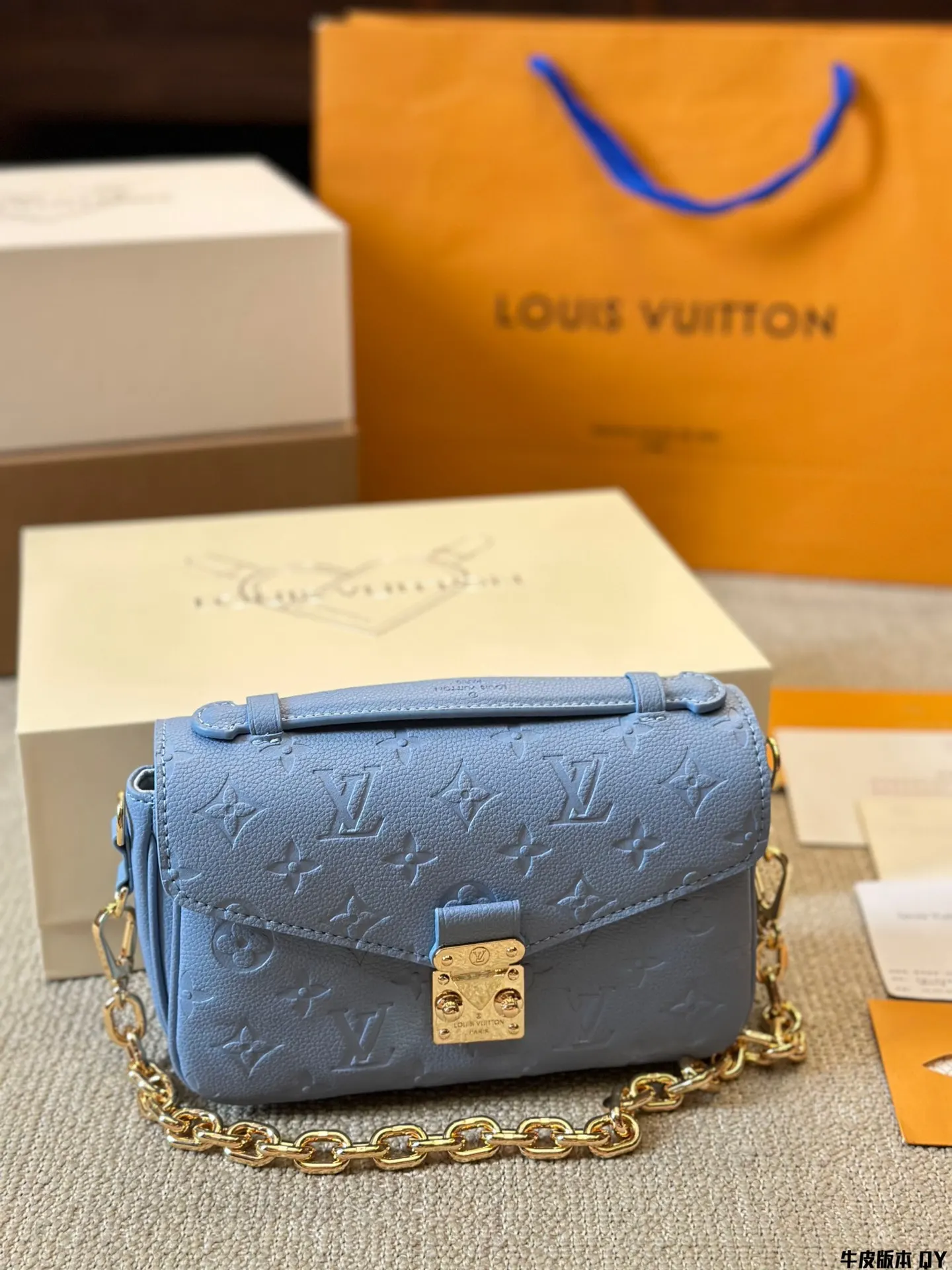 LV 老花 金色 牛皮 Pochette Metis Ea 斜背包 輕便斜挎款