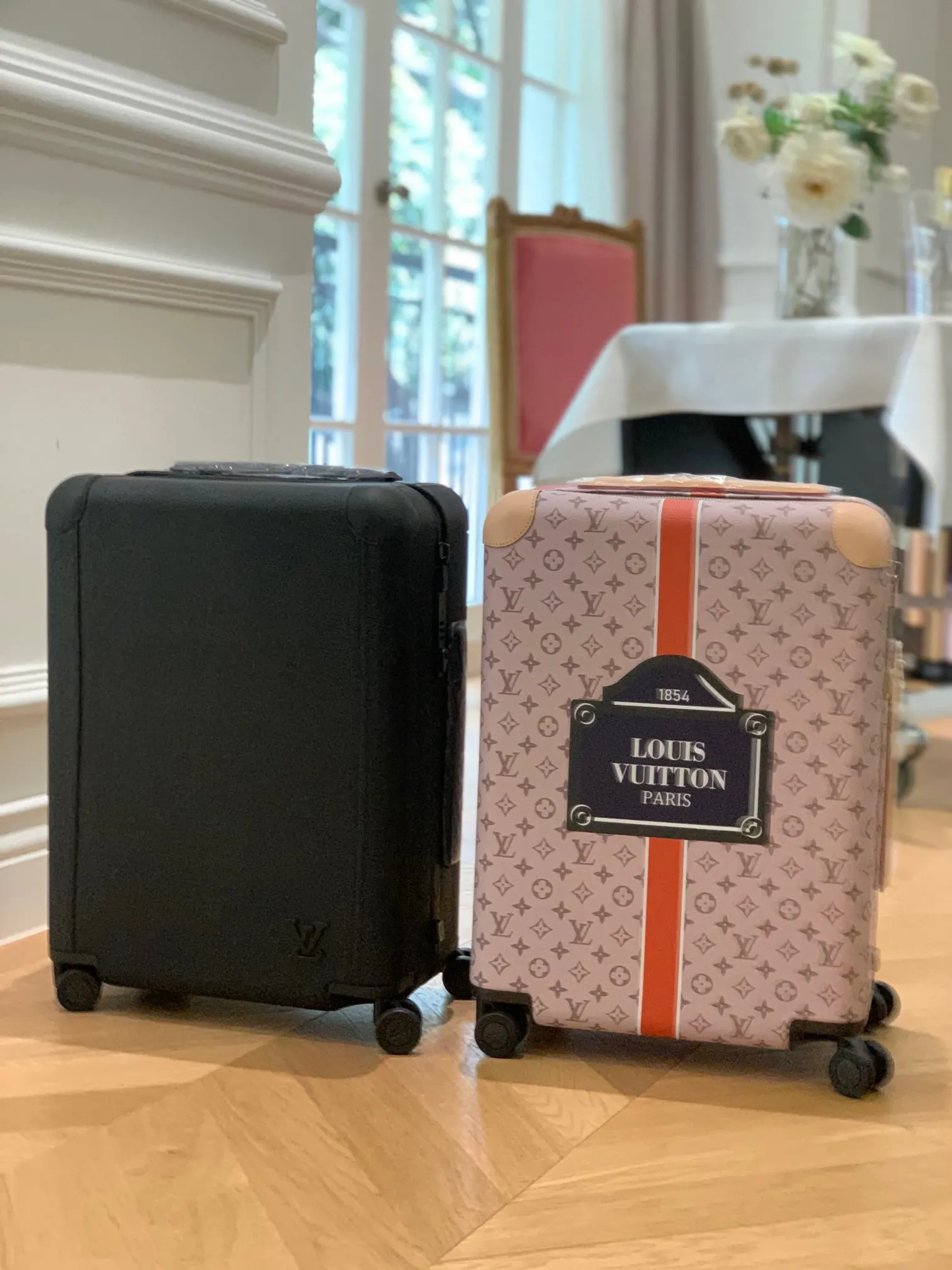 LV 赠送 保护套一个 防尘袋一个 共 只 行李箱 旅行拉杆款 輕便出行款