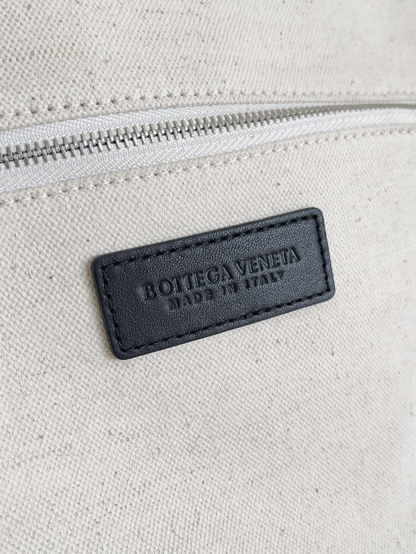Bottega Veneta 牛皮 行李箱 旅行拉杆款 輕便出行款