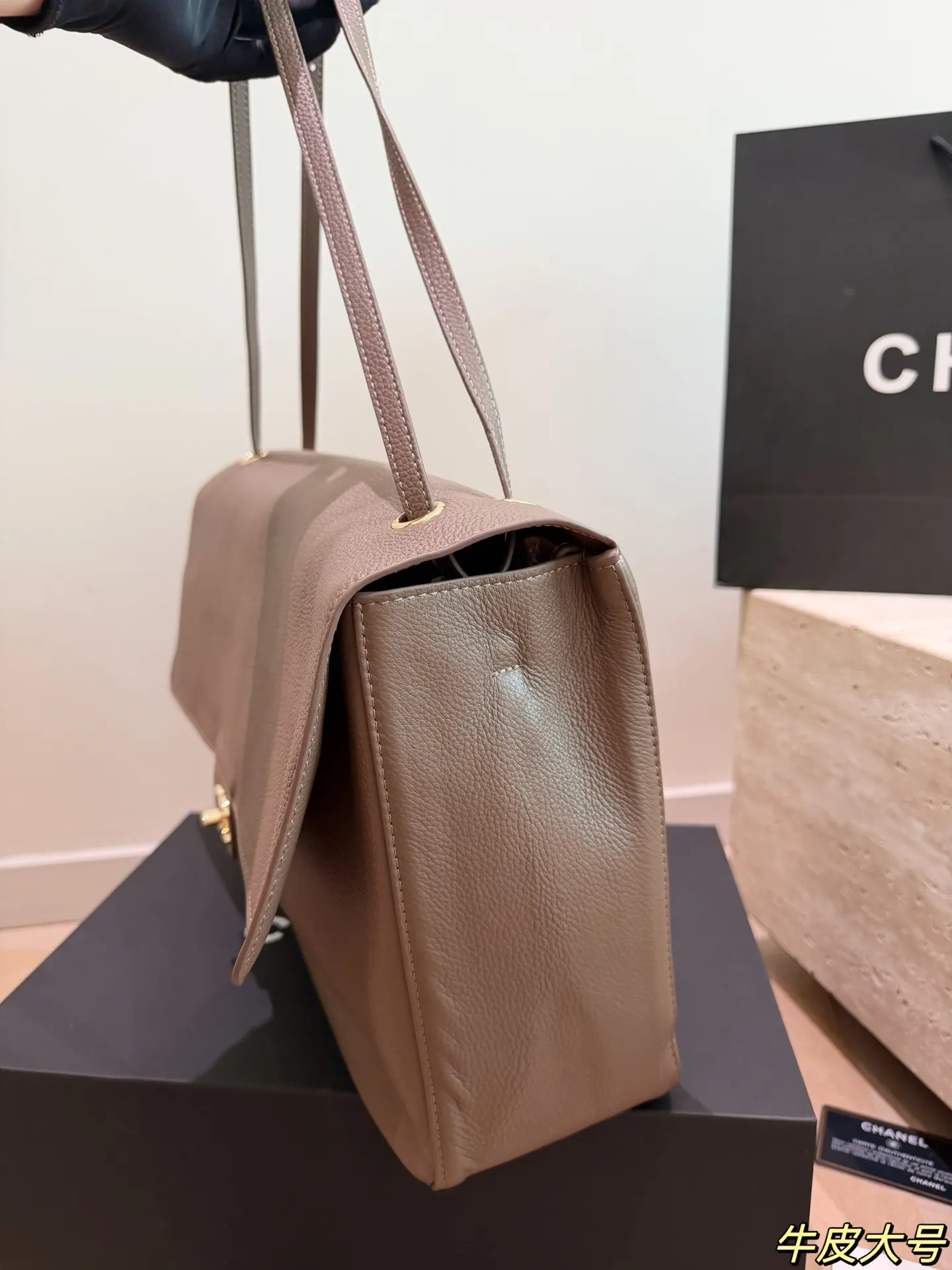 Audemars Piguet 银色 牛皮 斜挎包 轻便斜挎款
