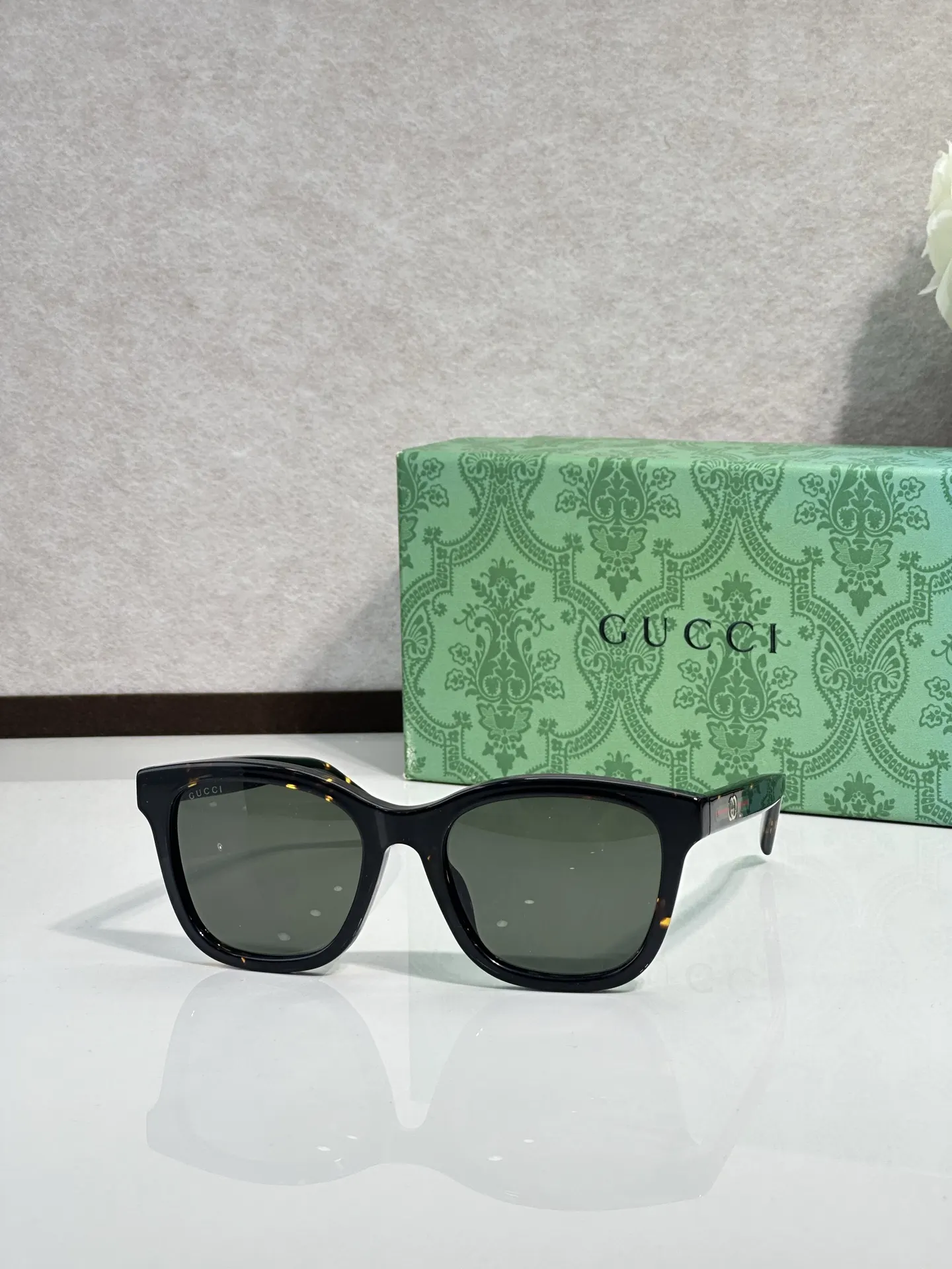 Gucci 方框太陽眼鏡 黑色 太陽鏡