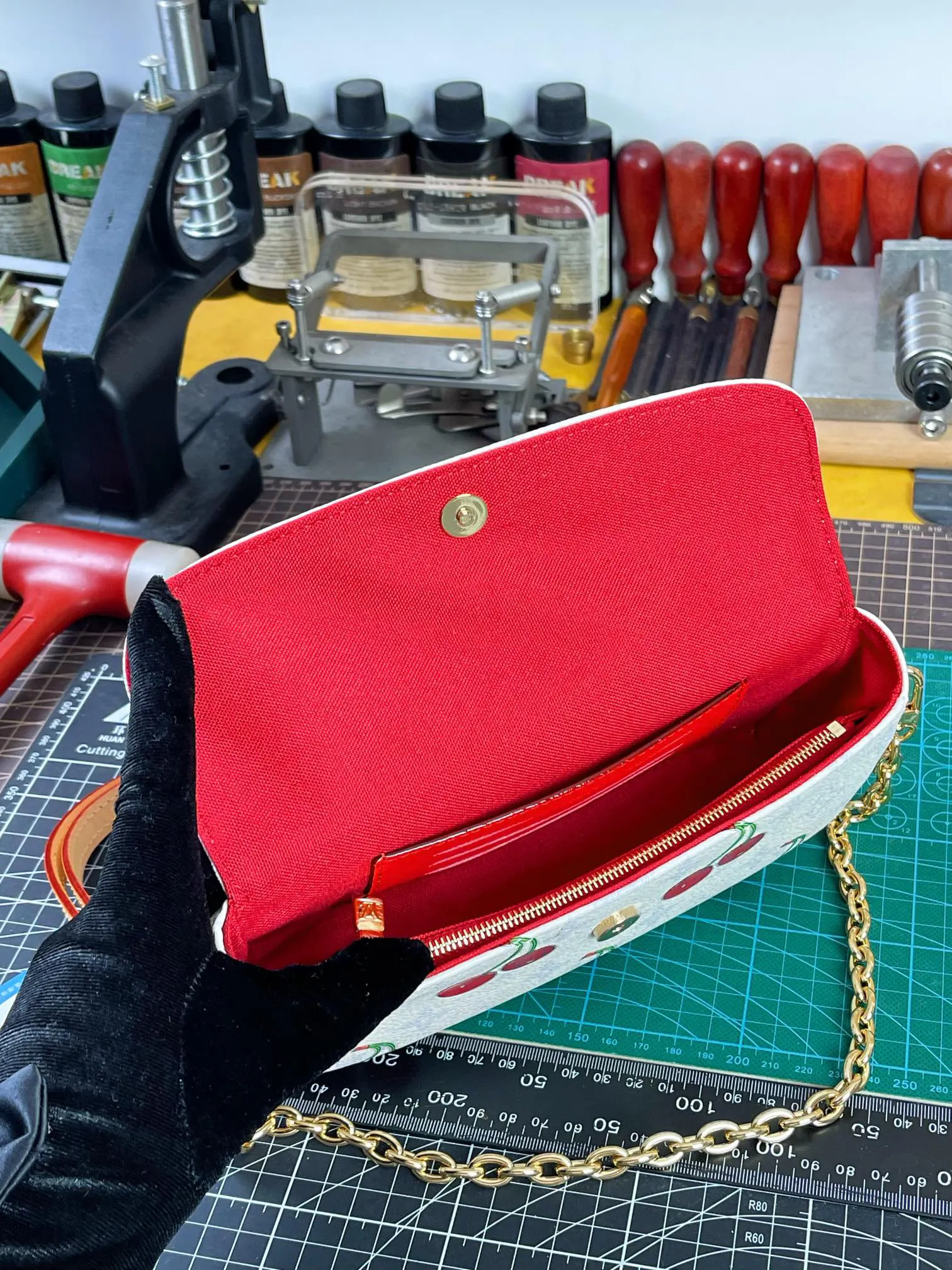 LV 帆布 链条包 精致链条款