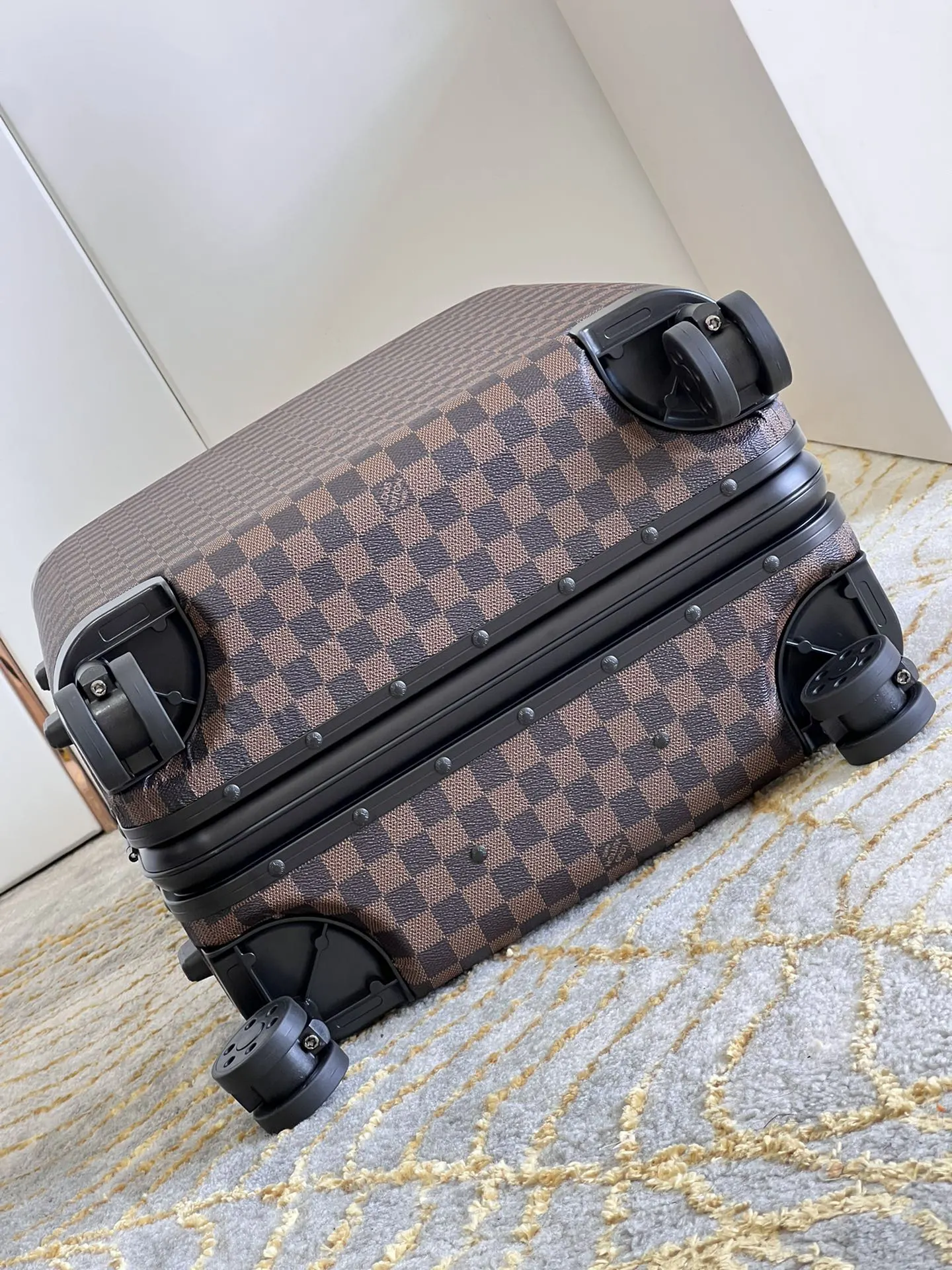LV 帆布 详细特征 人工测量 误差 温馨提示 此款无 不支 行李箱 旅行拉杆款 輕便出行款(數字9) LV 帆布 详细特征 人工测量 误差 温馨提示 此款无 不支 行李箱 旅行拉杆款 輕便出行款(數字9)