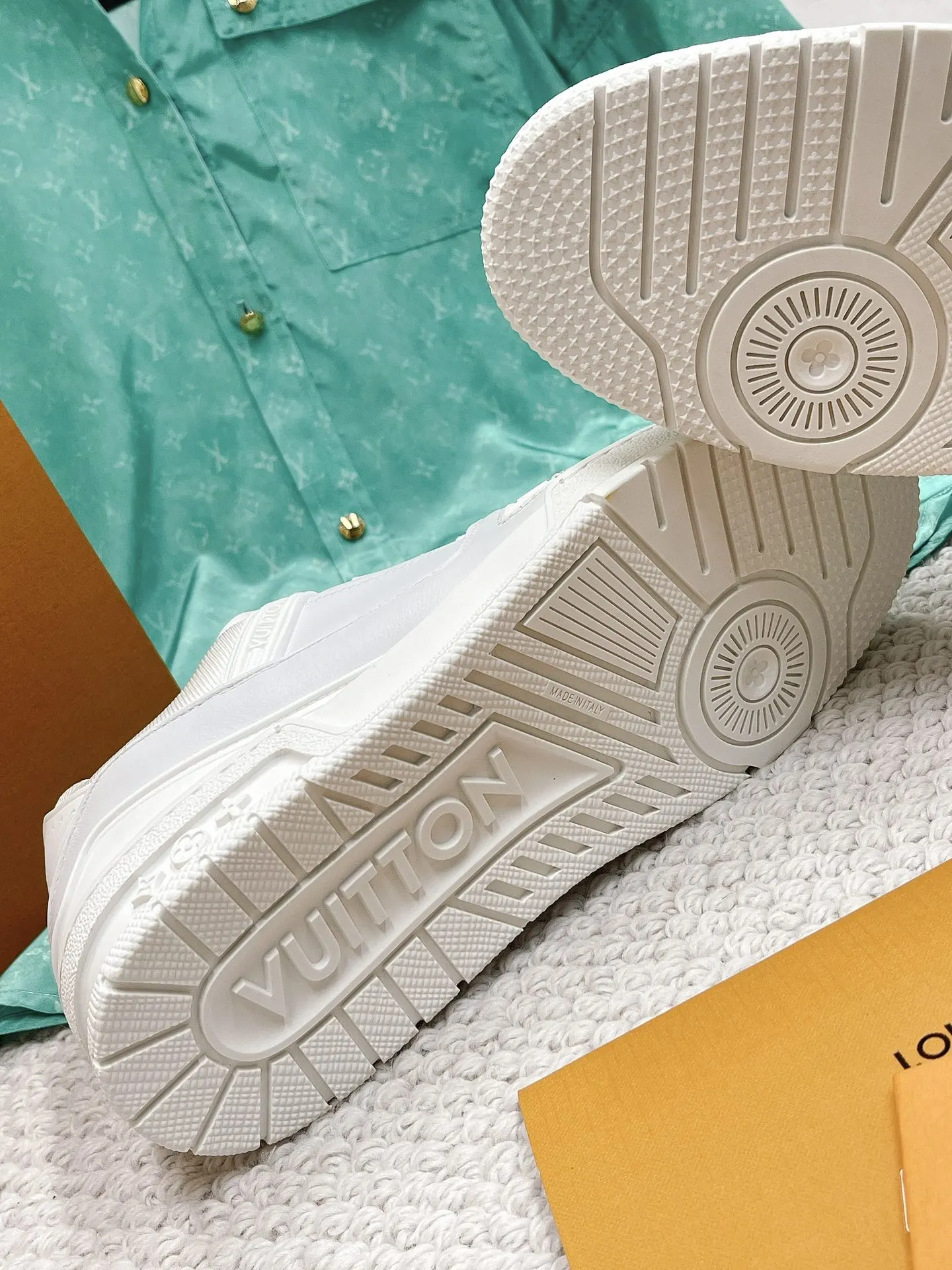 Louis Vuitton 运动鞋(數字8) Louis Vuitton 运动鞋(數字8)