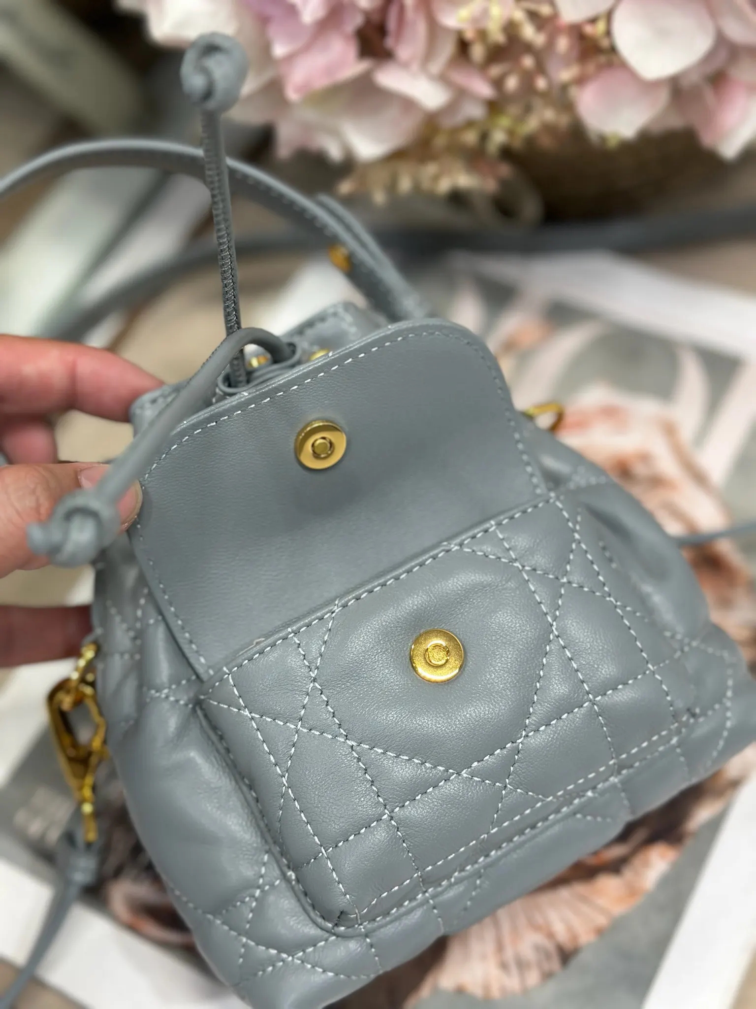 Dior Caro 灰色 皮革 水桶包