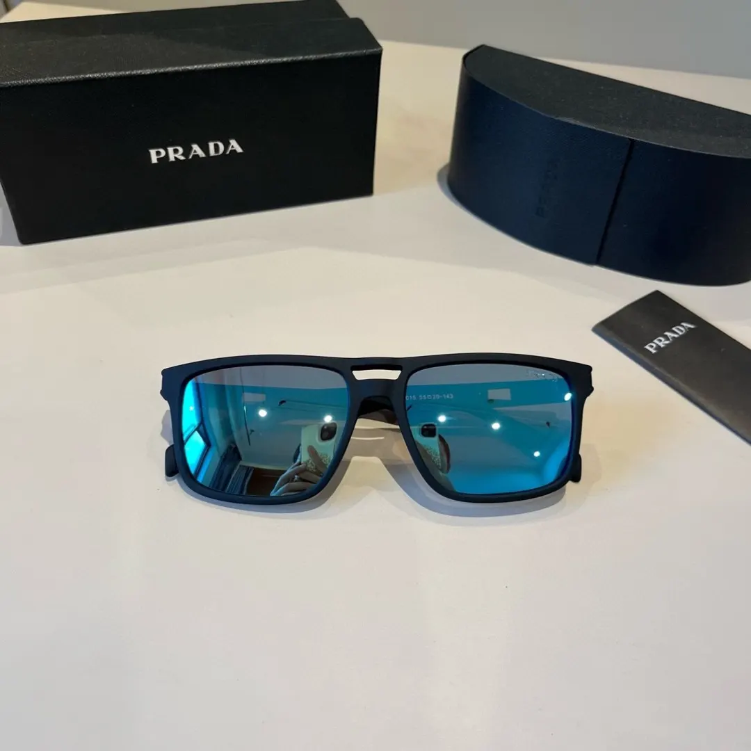 PRADA 太阳眼镜 时尚遮阳款