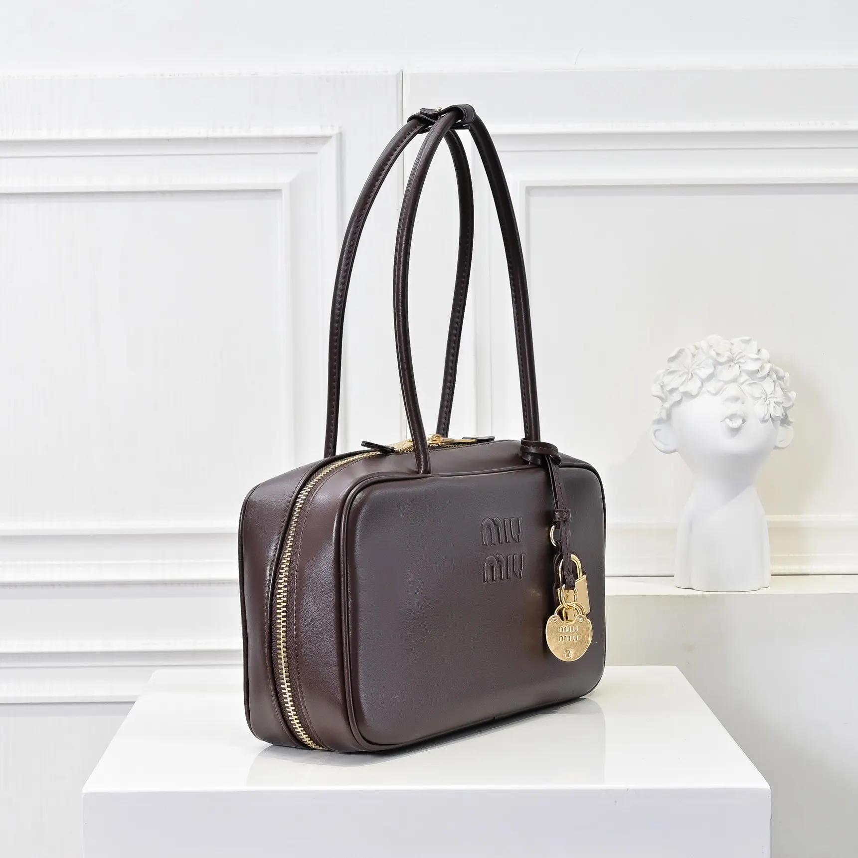 Miu 牛皮 中号MiuMiu 中号挂饰款公文 公文包 商務通勤款