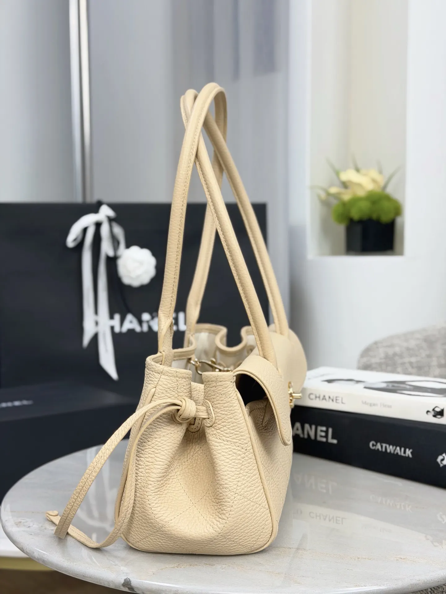 Chanel 牛皮托特購物包 手提單肩 托特包(數字6) Chanel 牛皮托特購物包 手提單肩 托特包(數字6)