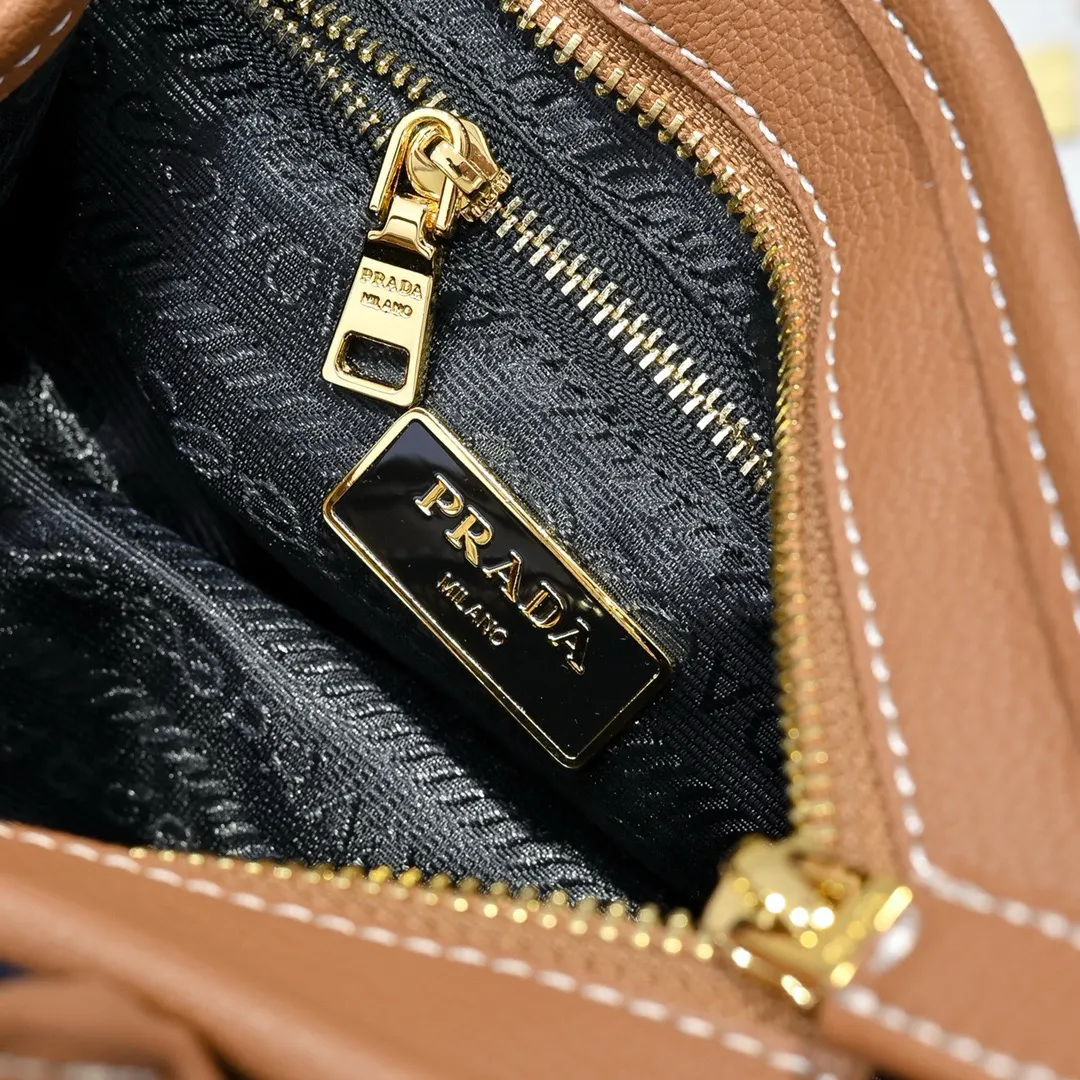 Prada 牛皮 牛仔 斜挎包 迷你休闲