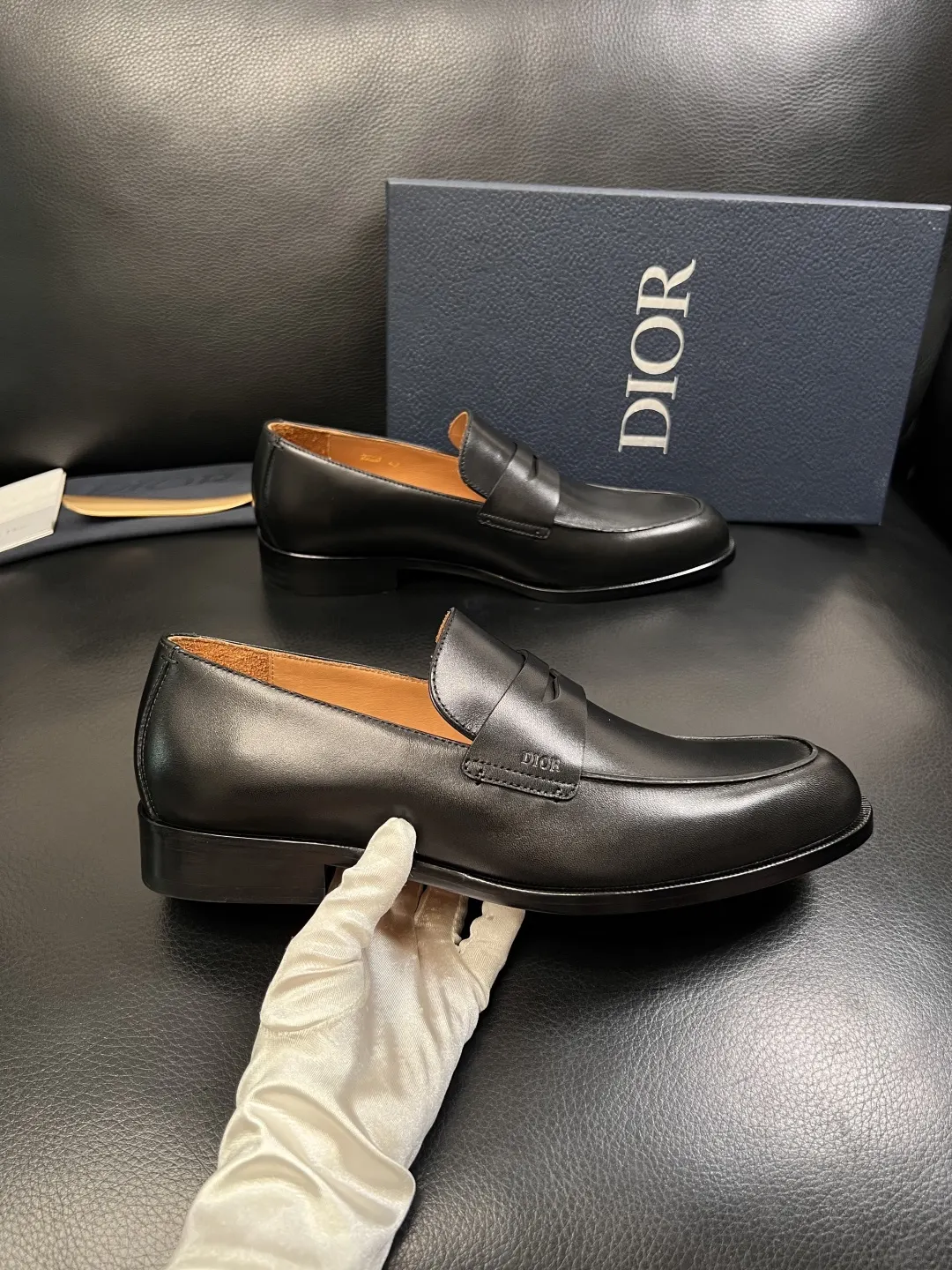 Dior 深棕牛皮乐福鞋 日常休闲款