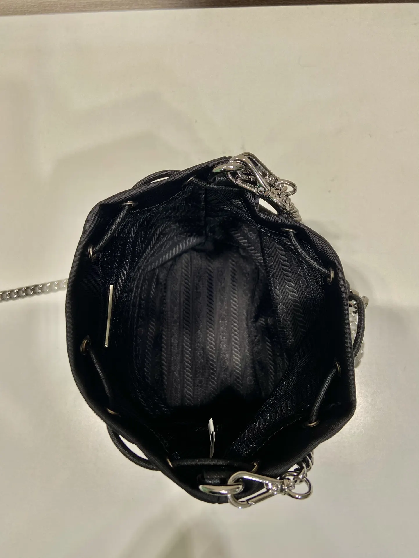 Prada Re-Nylon 1BH612 迷你 水桶包