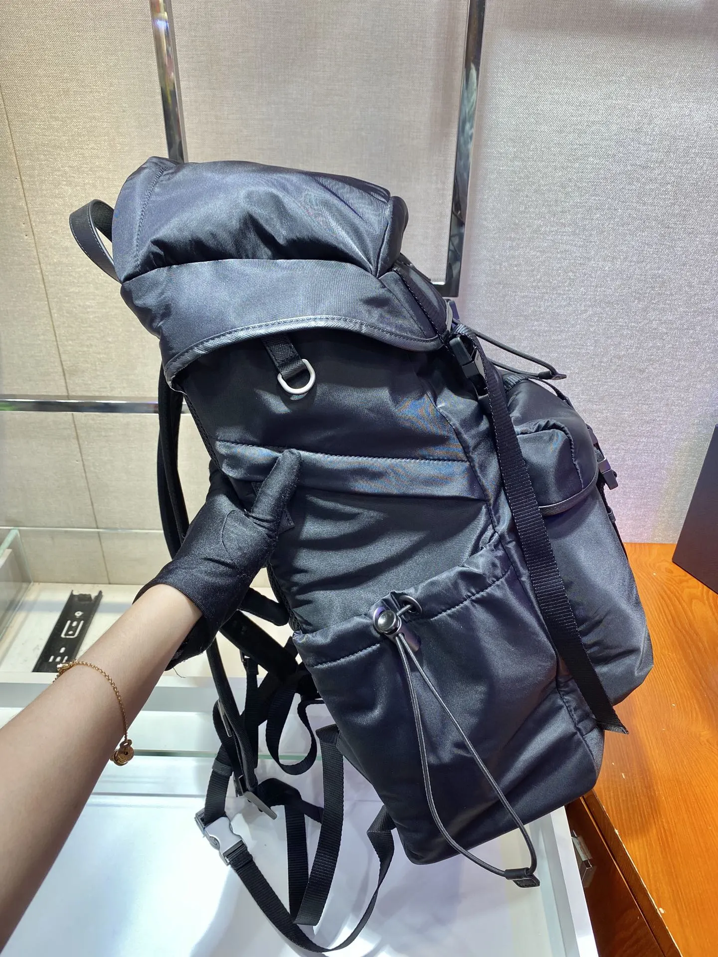 尼龍 登山包 雙肩背包采用进口尼龍面 雙肩包 实用雙肩款
