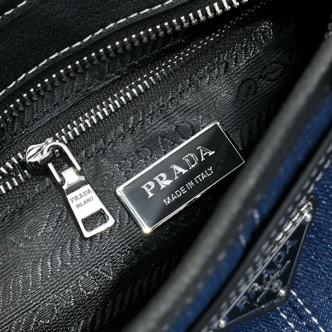 PRADA 牛皮 牛仔 斜挎包 迷你休闲款