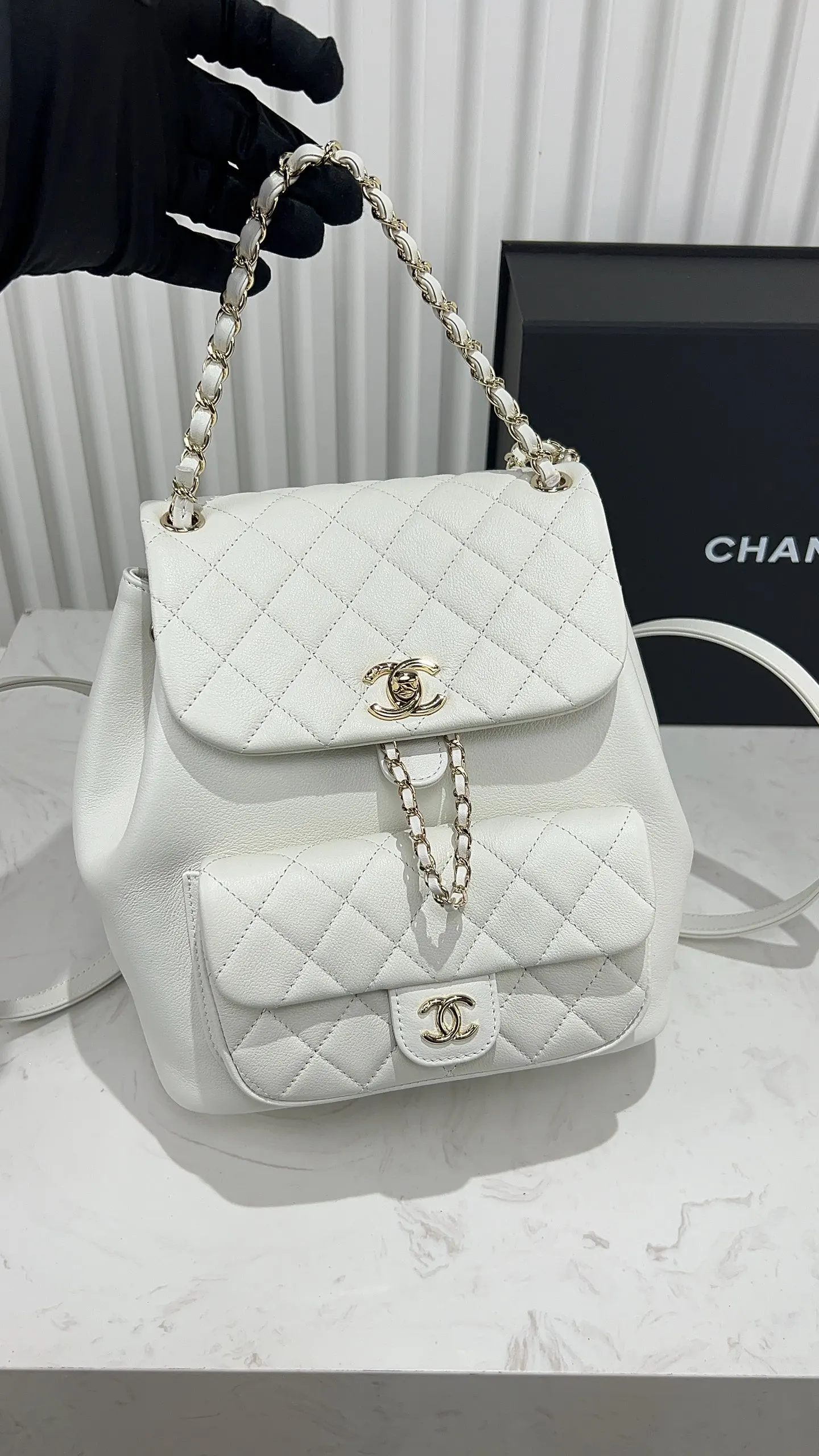 CHANEL 白色 小牛皮 双肩包 实用双肩款