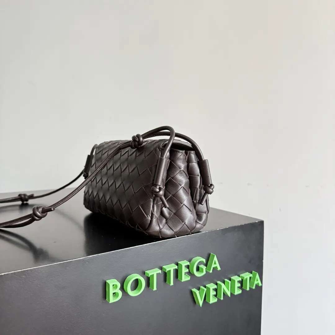 Bottega Veneta 棕色 手拿包 精致手拿款