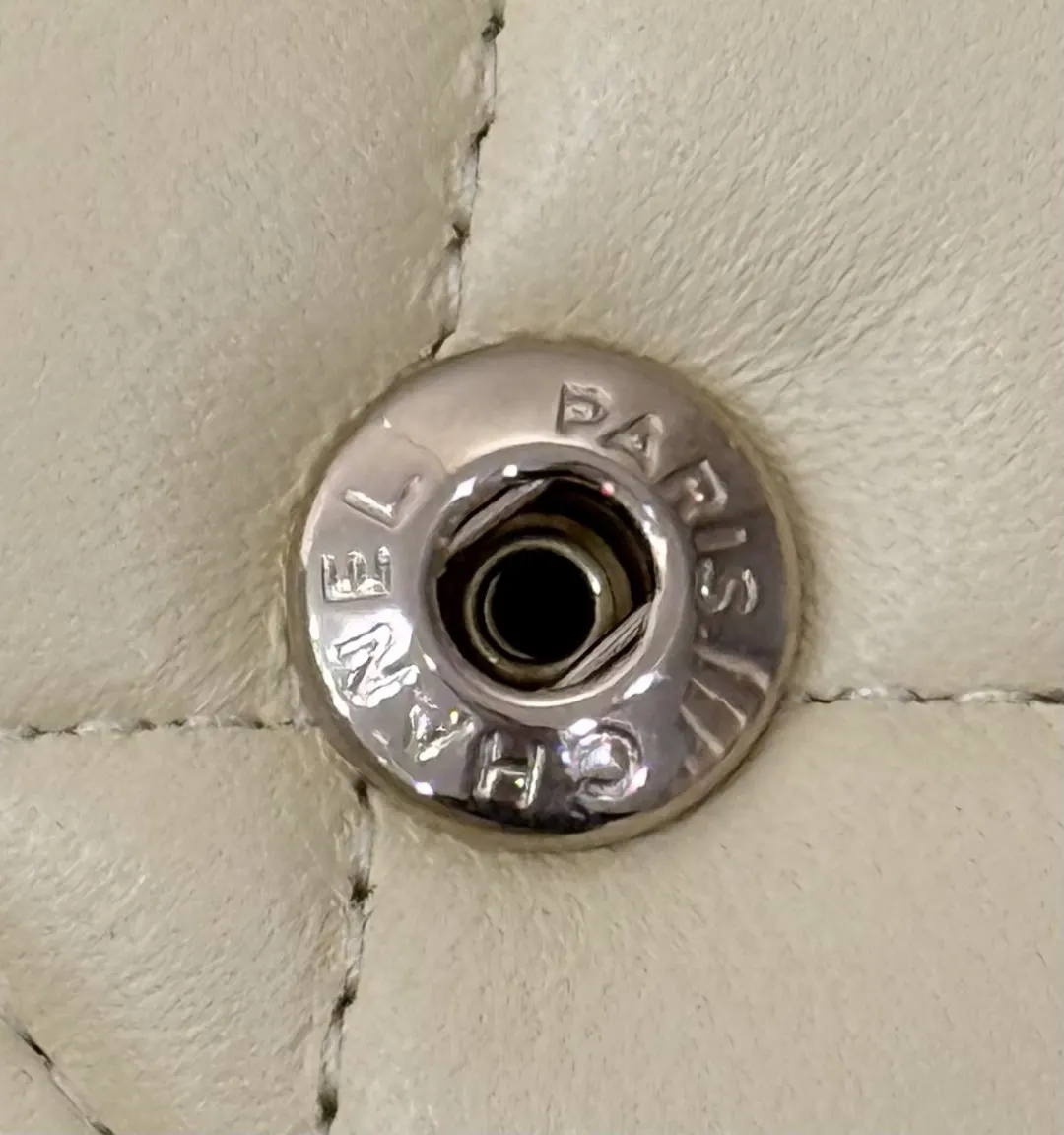 Audemars Piguet 黑色 羊皮 鏈條包 精致鏈條款