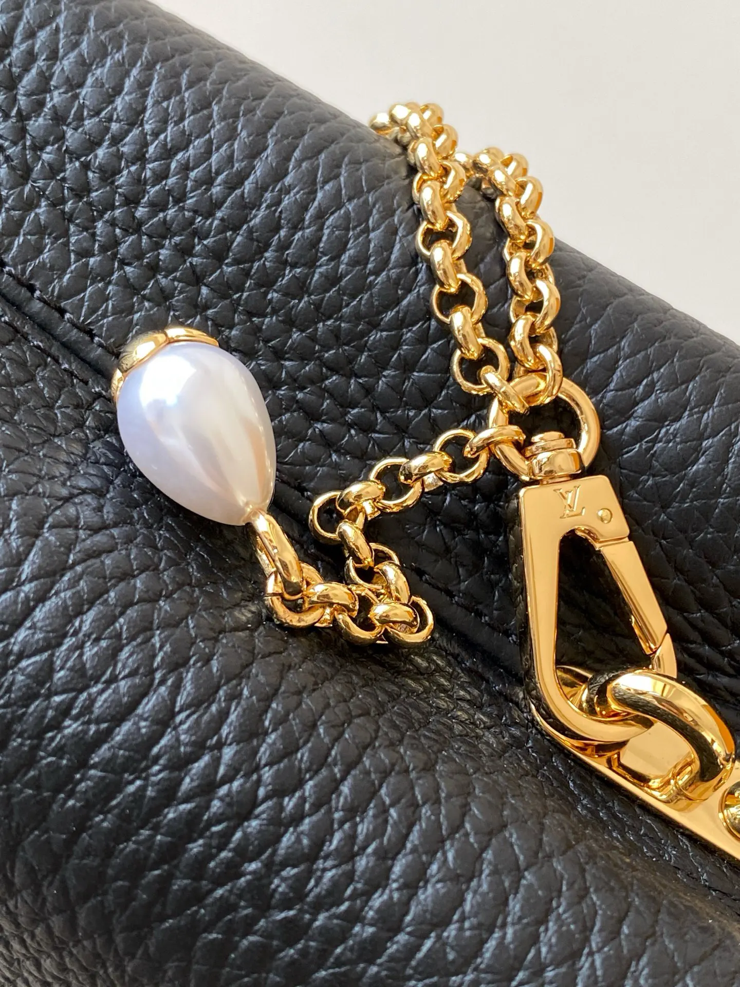 Louis Vuitton Black Chain Bag Leather