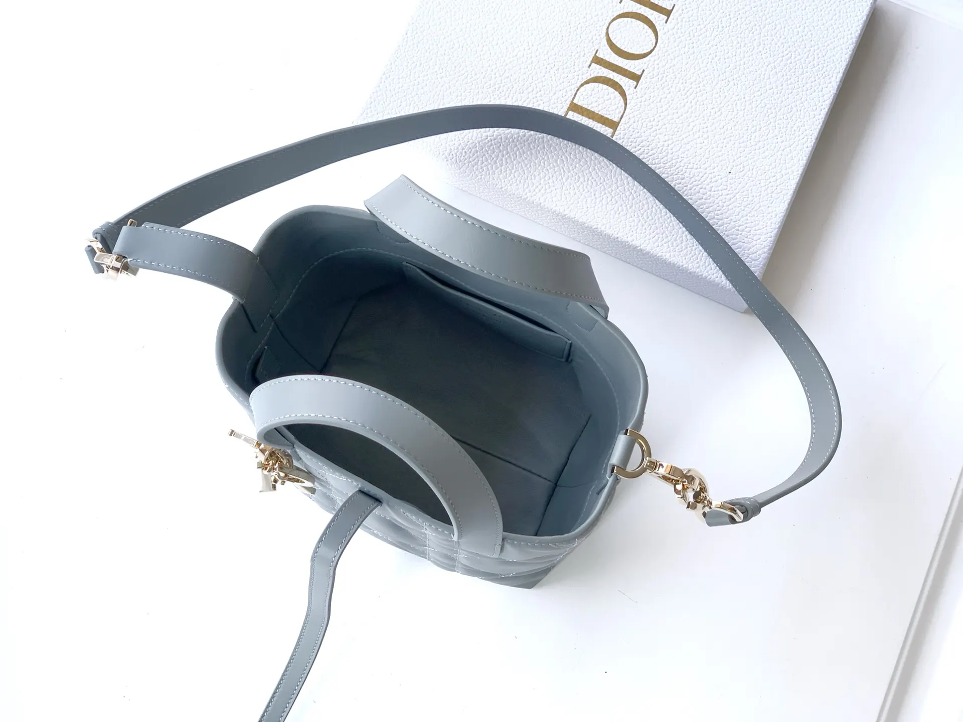 Dior Toujours 牛皮手袋 手提斜挎(數字9) Dior Toujours 牛皮手袋 手提斜挎(數字9)