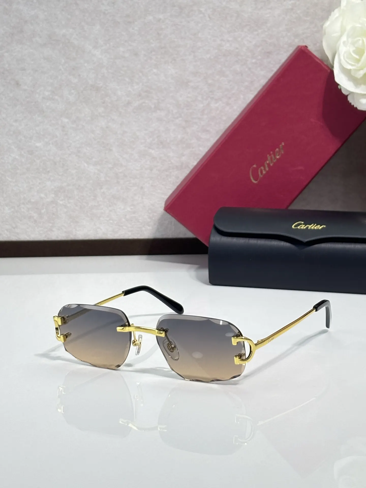Cartier 墨镜 時尚防晒款