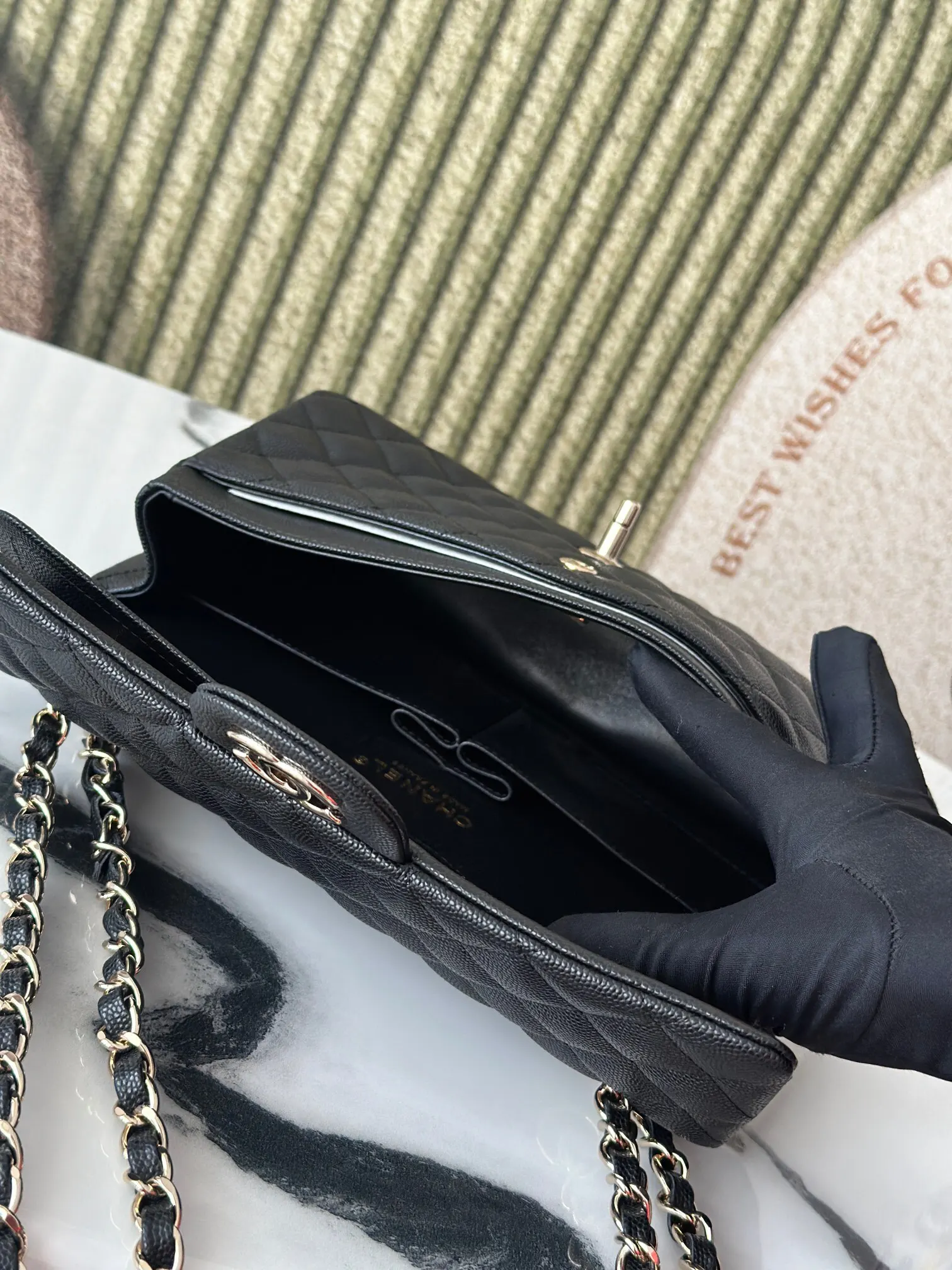 Crossbody Bag Lightweight Leather Image 9 Crossbody Bag Lightweight Leather Image 9