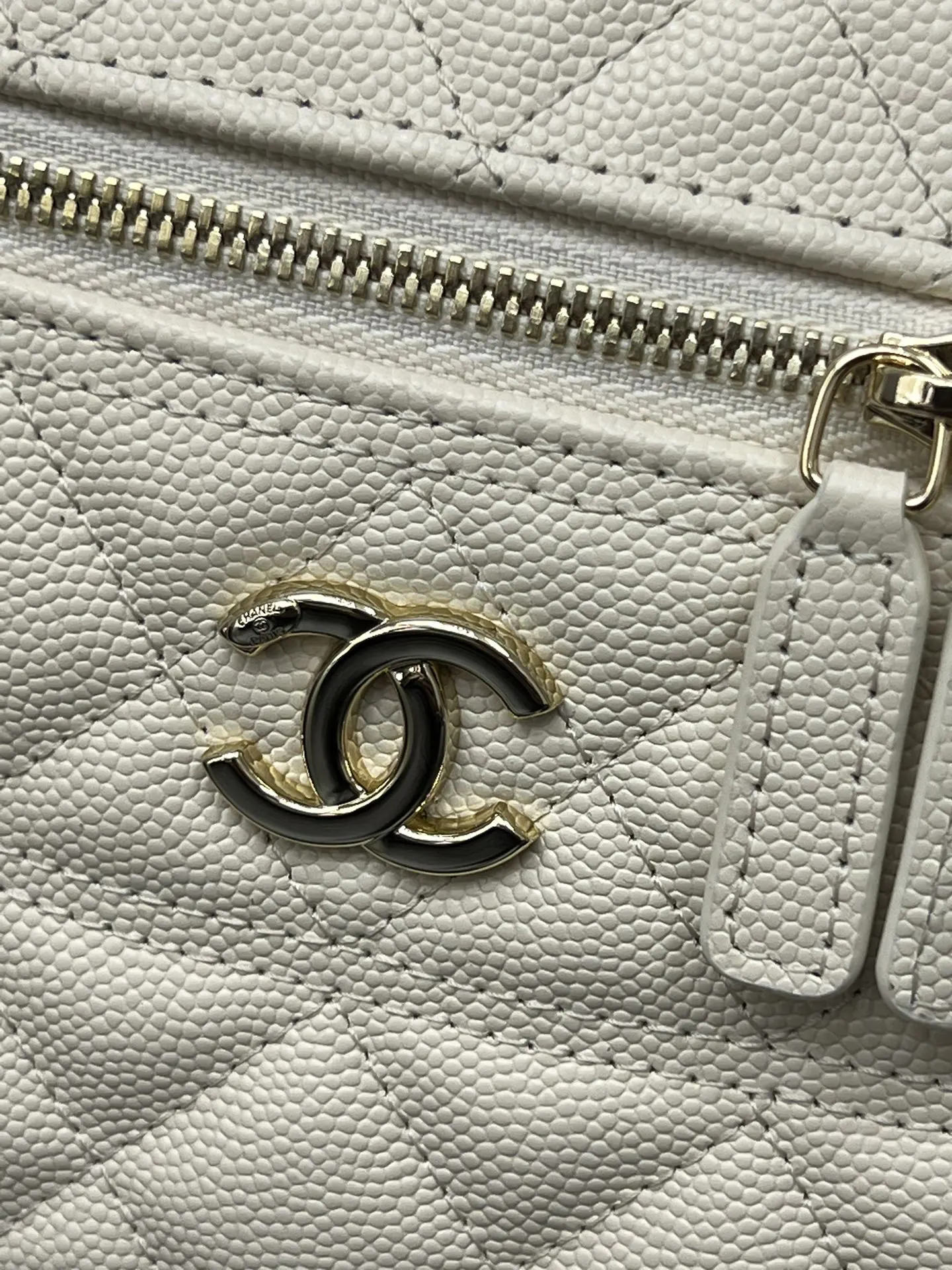 Chanel 小牛皮19 Bag鏈條包 單肩斜挎(數字5) Chanel 小牛皮19 Bag鏈條包 單肩斜挎(數字5)