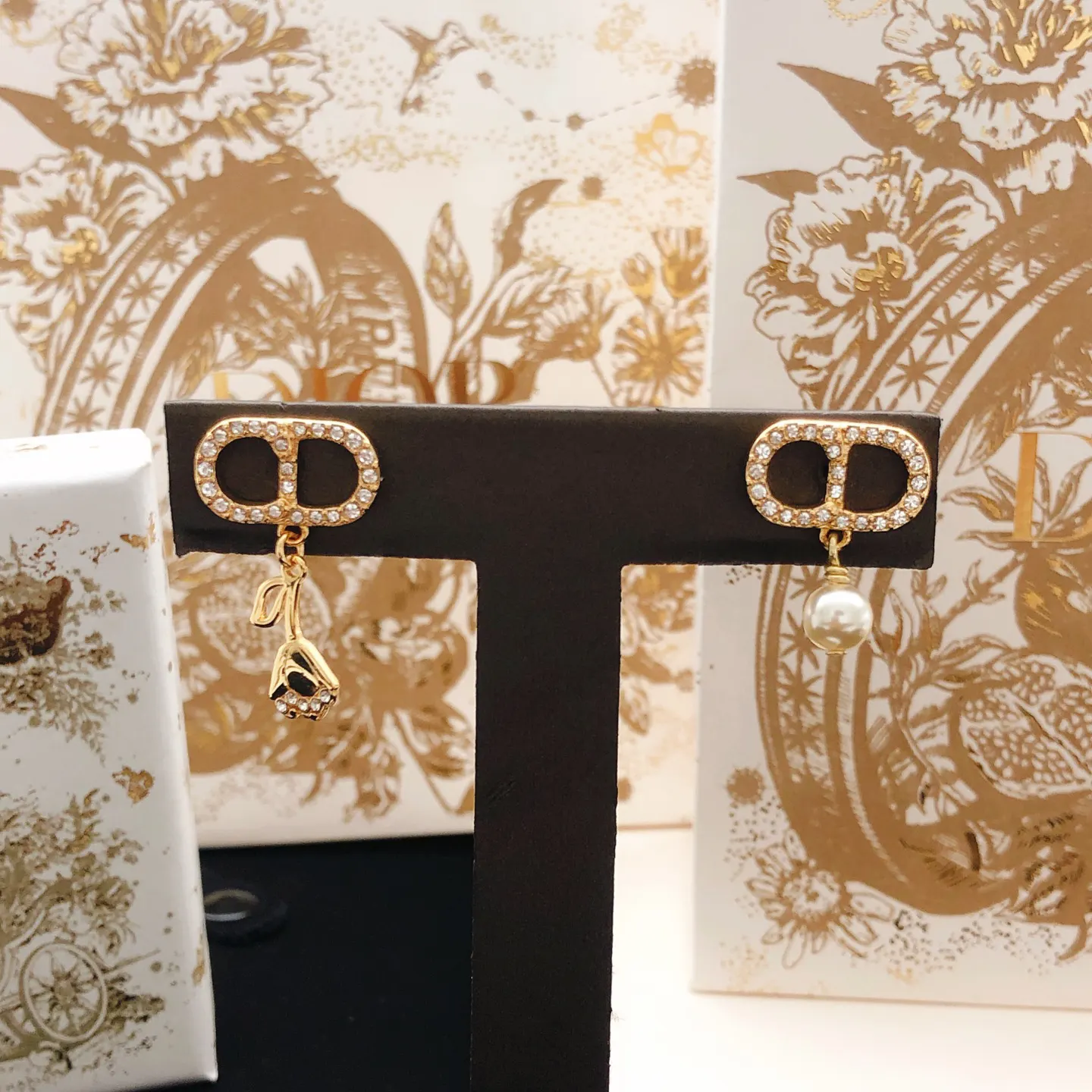 Dior CD吊坠耳环 金色精致
