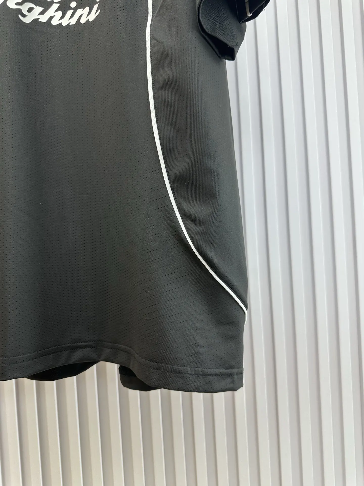 Balenciaga 黑色 Logo 短袖T恤(數字7) Balenciaga 黑色 Logo 短袖T恤(數字7)